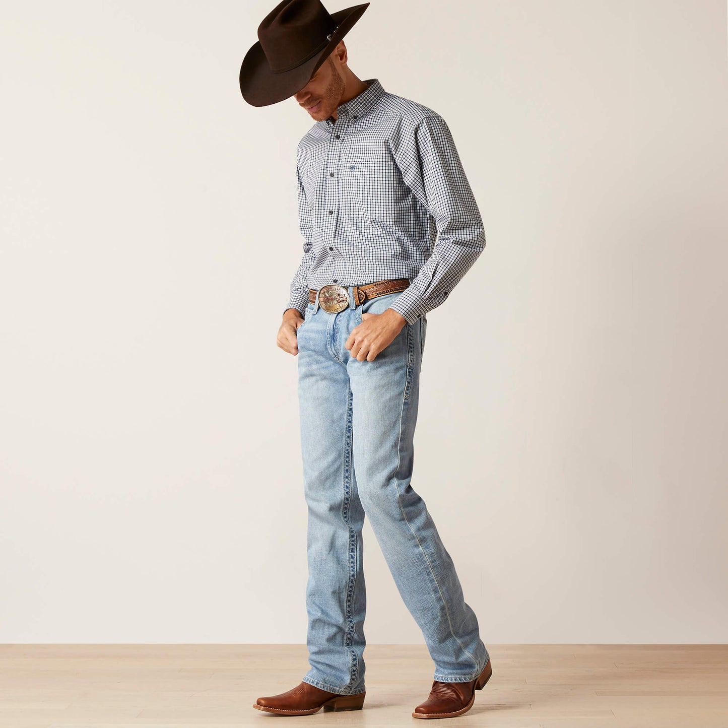 10045389 Men's Noah M5 Straight Cut Jean by Ariat