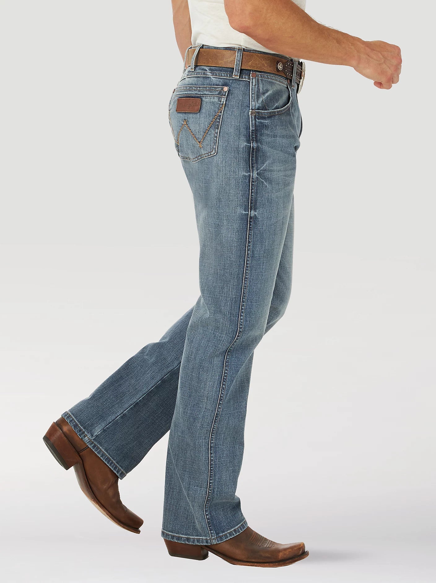WRT20GL Men's Retro Relaxed Fit Boot Cut Jean by Wrangler