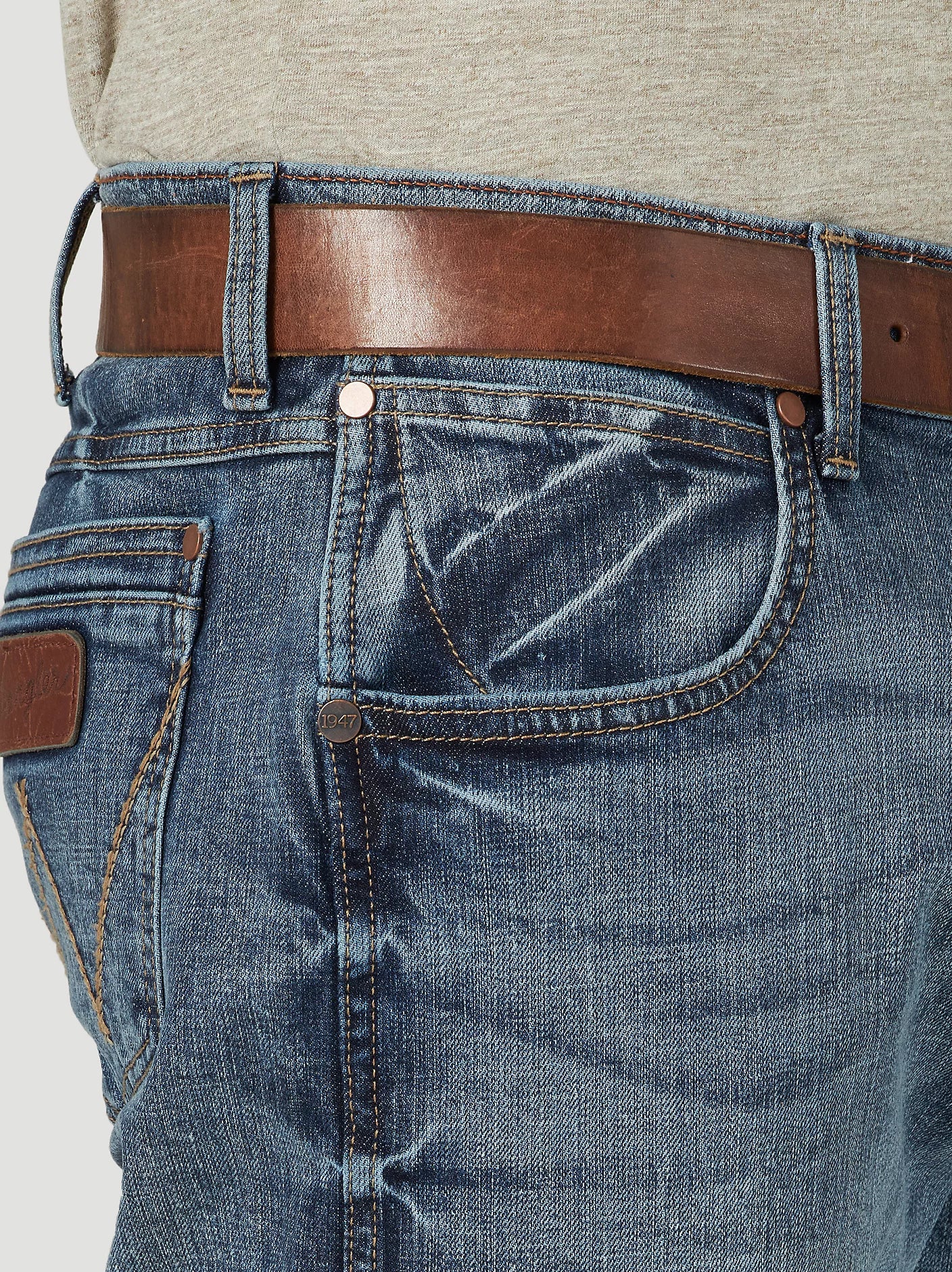WRT20GL Men's Retro Relaxed Fit Boot Cut Jean by Wrangler