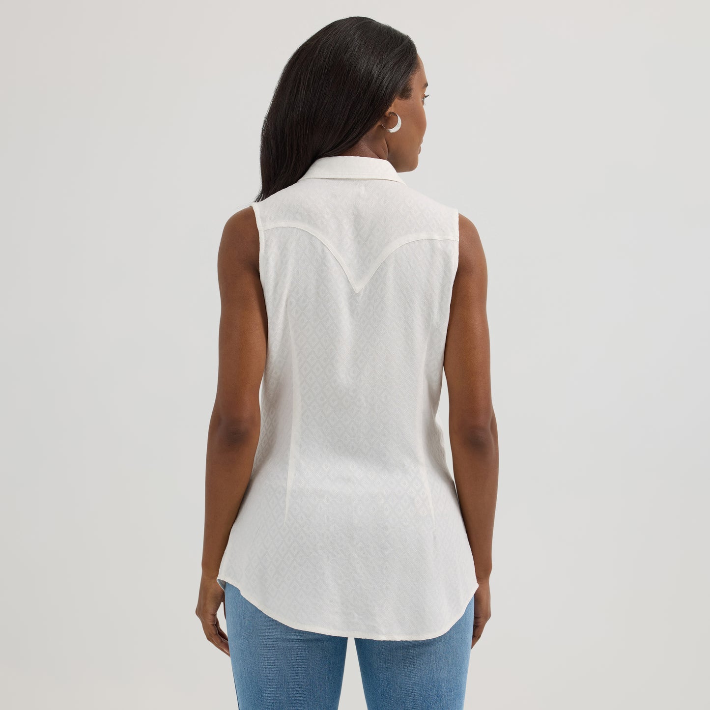 2364632 Women’s White Retro Snap Sleeveless Shirt