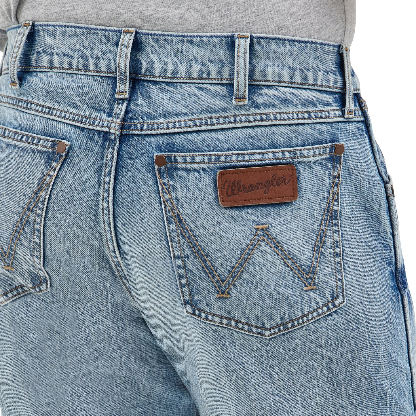 2367904 Men's Retro Slim Boot Jeans by Wrangler