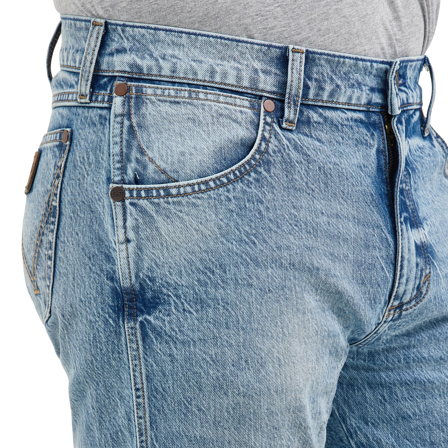 2367904 Men's Retro Slim Boot Jeans by Wrangler