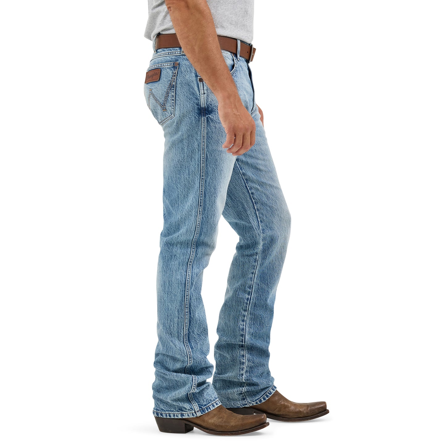 2367904 Men's Retro Slim Boot Jeans by Wrangler