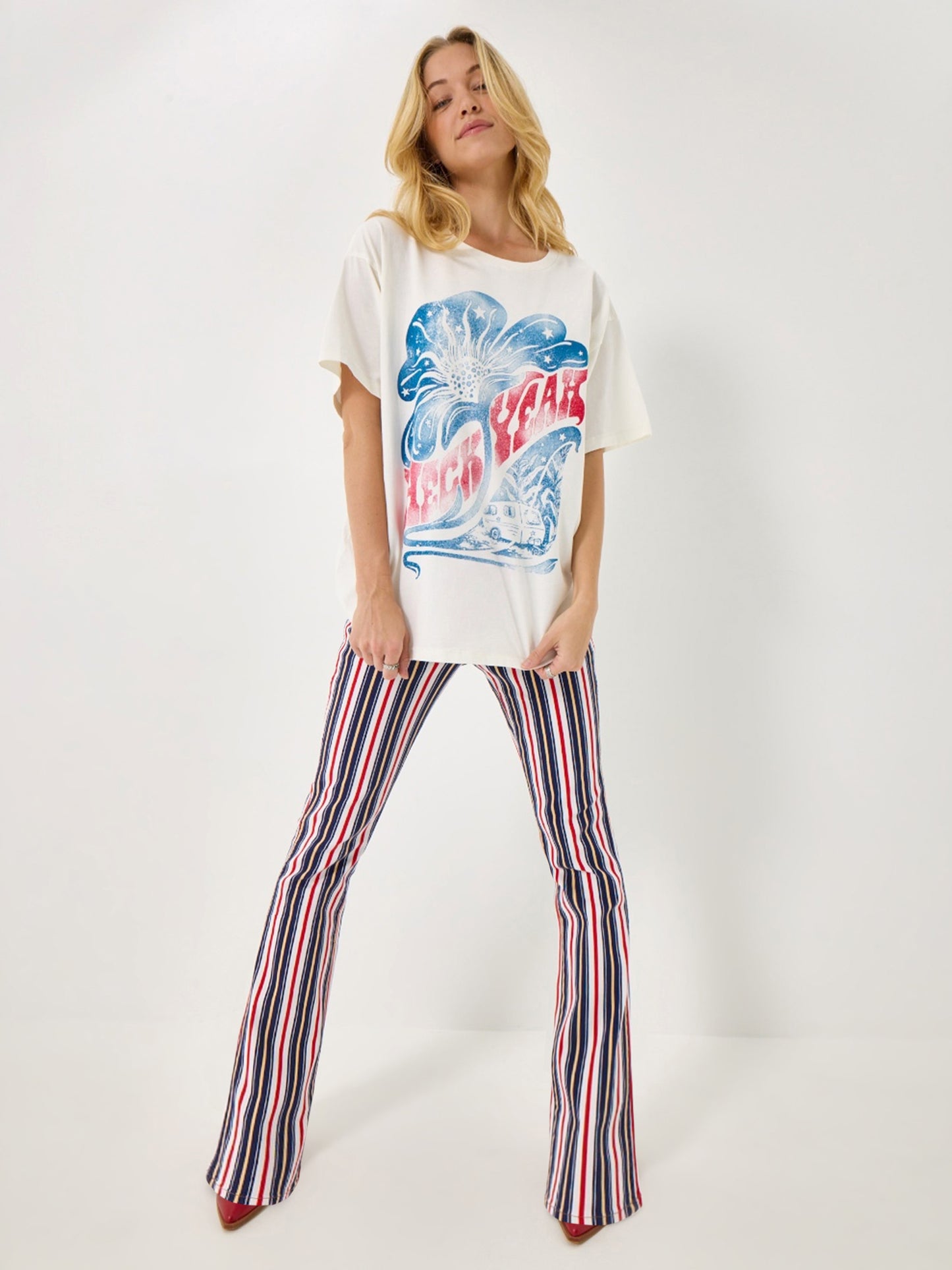 2368283 Women's Lainey Wilson Graphic T-Shirt by Wrangler