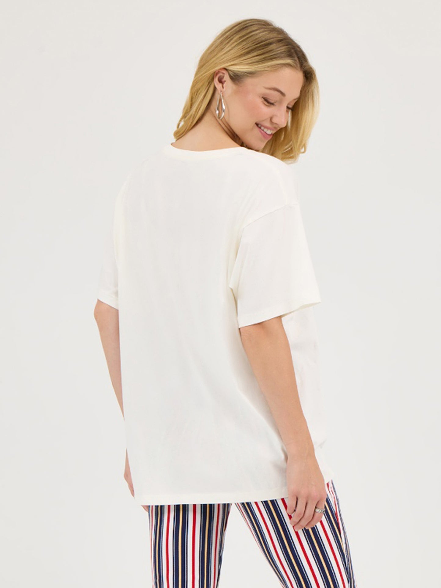 2368283 Women's Lainey Wilson Graphic T-Shirt by Wrangler