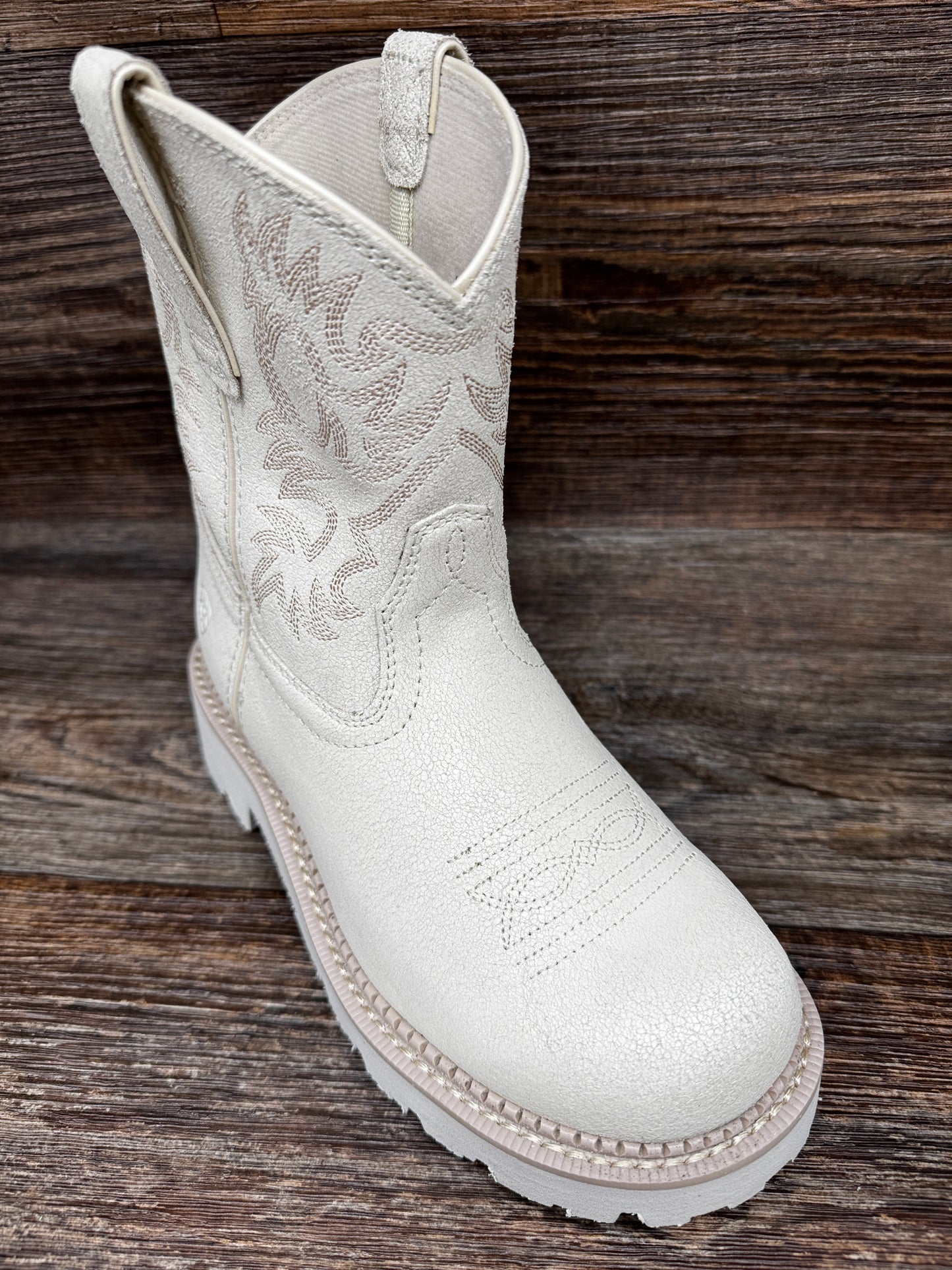 10061280 Women's Fatbaby in Distressed Ivory by Ariat