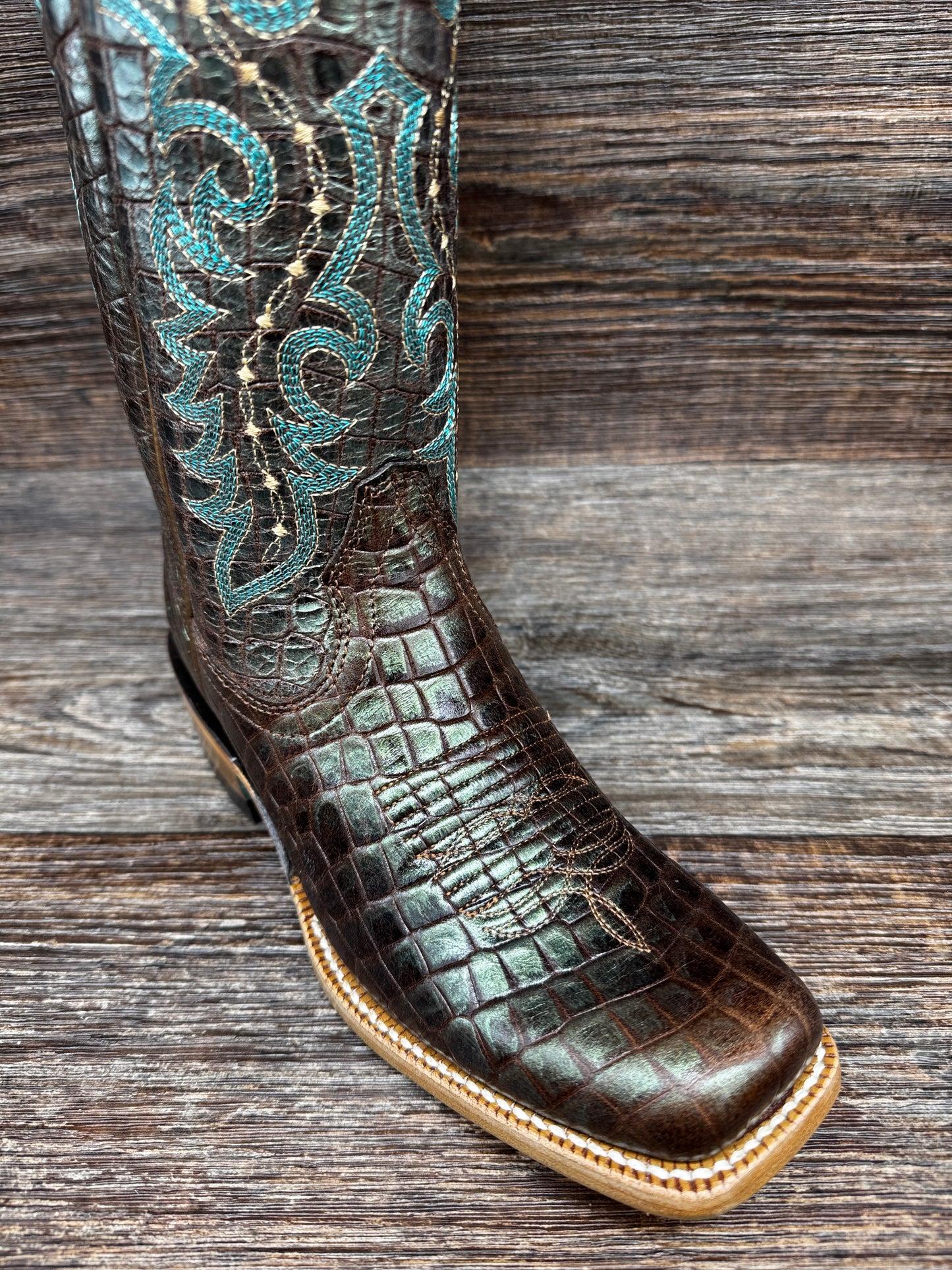 10061177 Women's Futurity Boon Croc Print Western Boot by Ariat