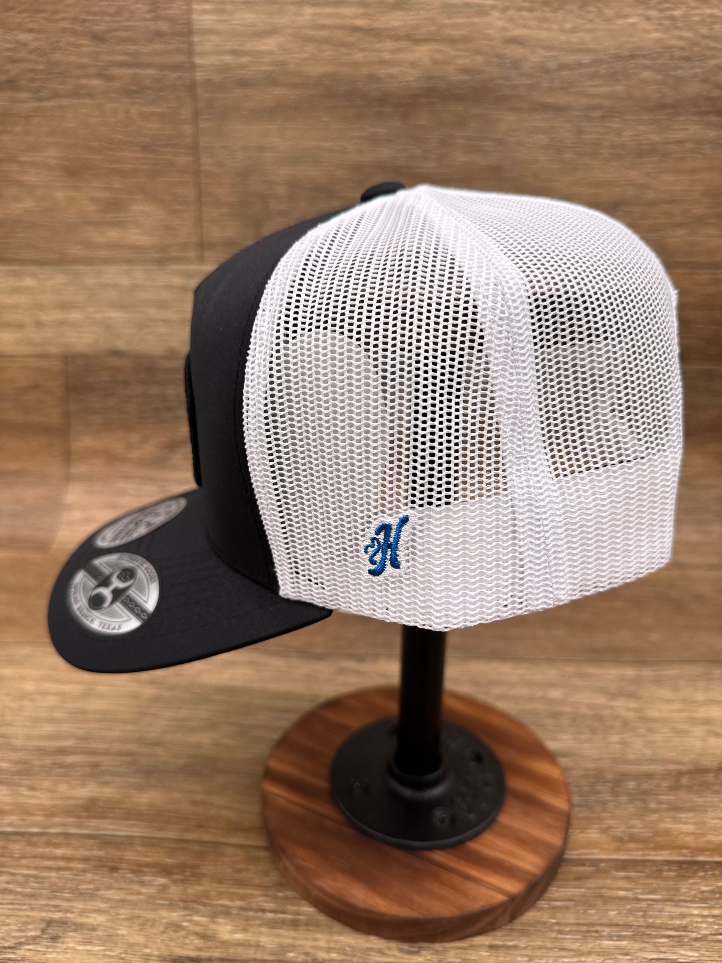 2364T-BKWH John Wayne White/Black Cap by Hooey