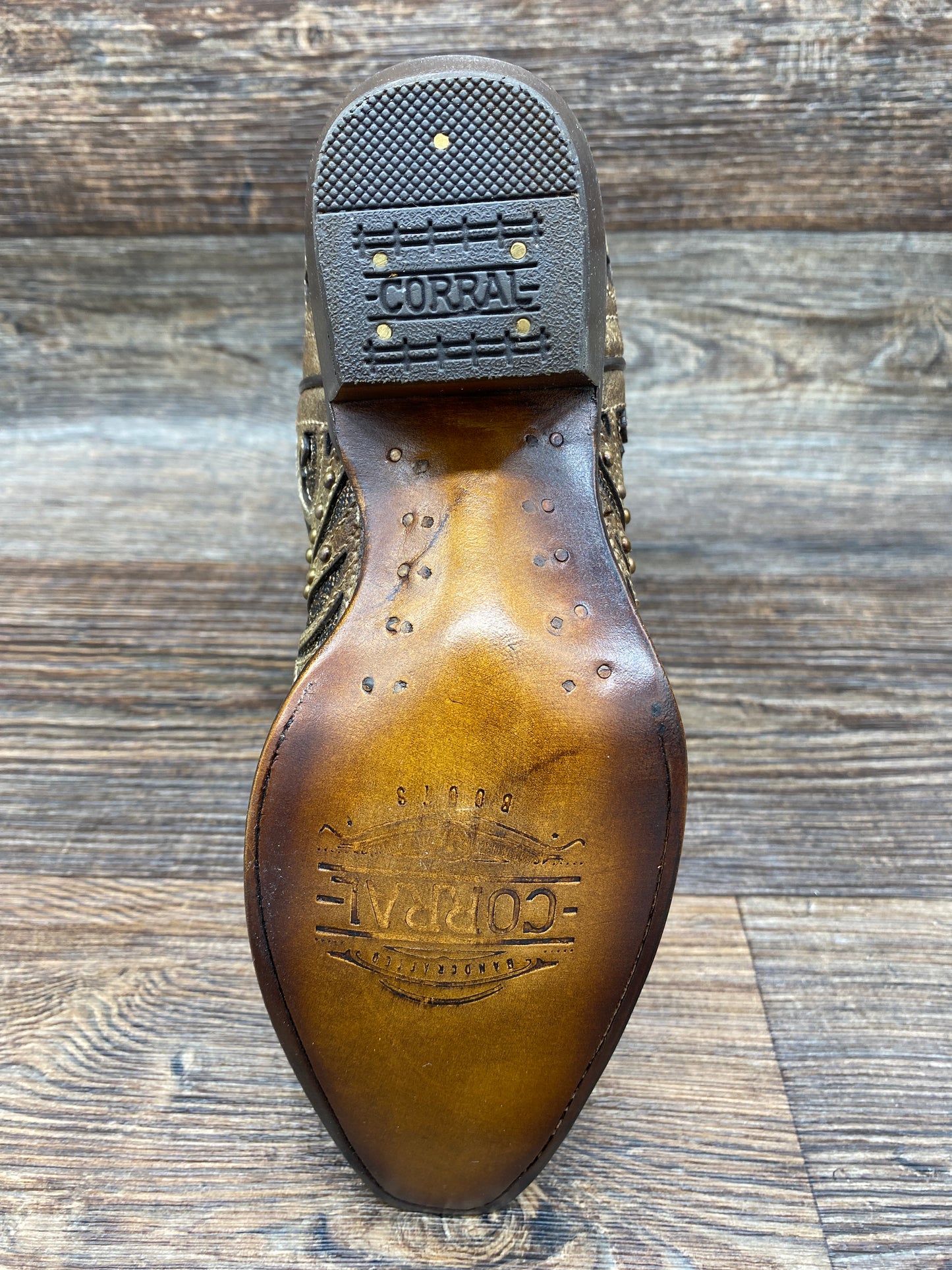 e1620 Women's Snip Toe Laser Inlay & Studs Western Boot by Corral