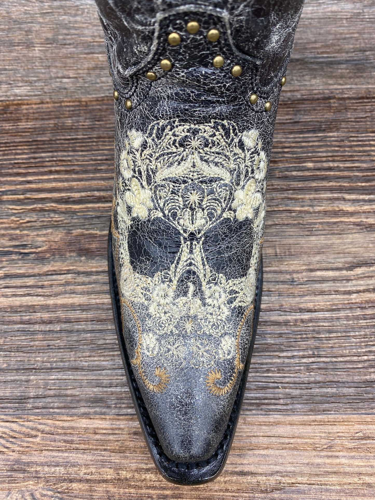 z5003 Women's Snip Toe Black & White Floral Skull Embroidered Western Boot by Corral