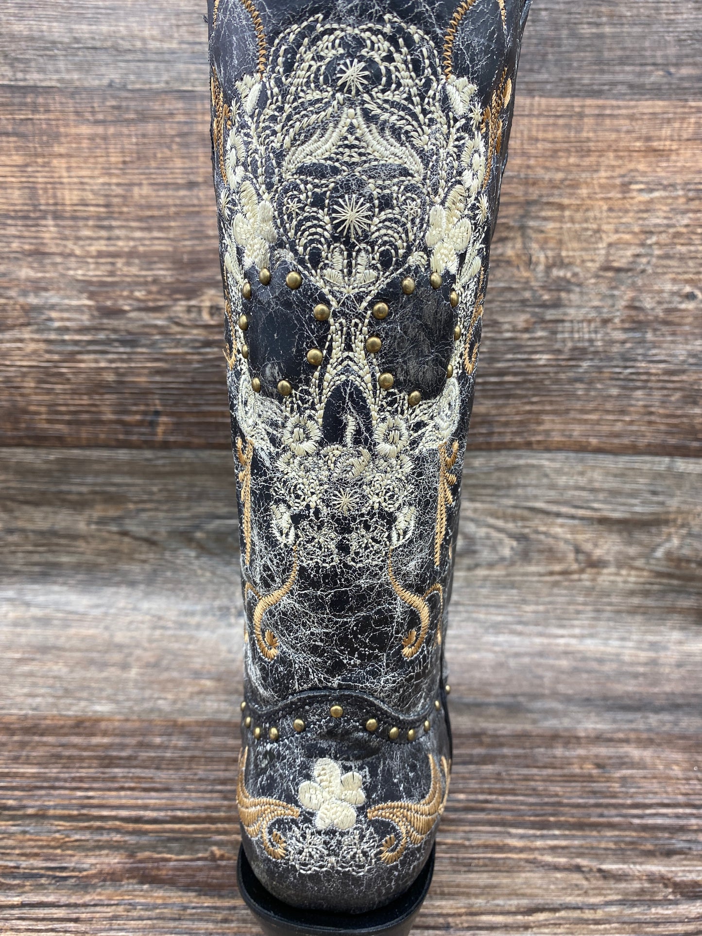 z5003 Women's Snip Toe Black & White Floral Skull Embroidered Western Boot by Corral