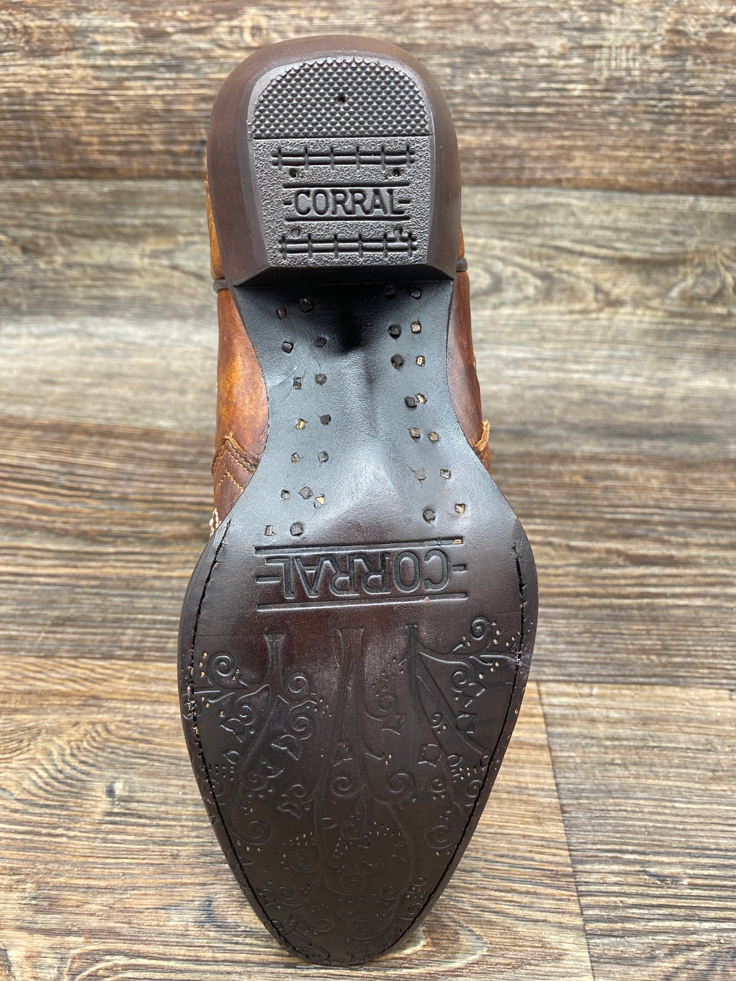 a3671 Women’s Inlay & Embroidery Snip Toe Western Boot by Corral