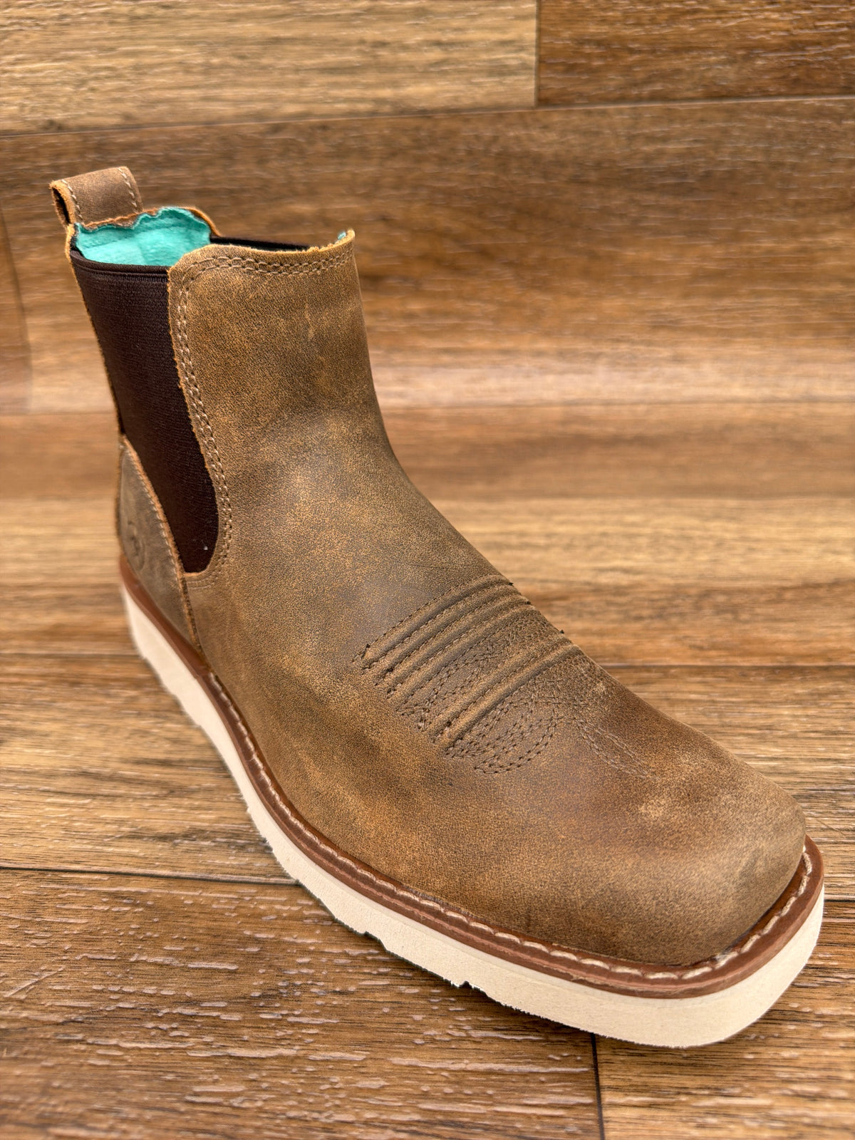 Women's Southlite Chelsea Narrow Cutter Toe Western Boot by Ariat - angle view