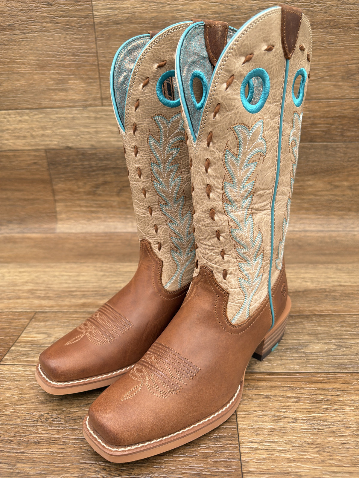 10080296 Women's Lucera Cutter Toe Western Boot by Ariat - pair