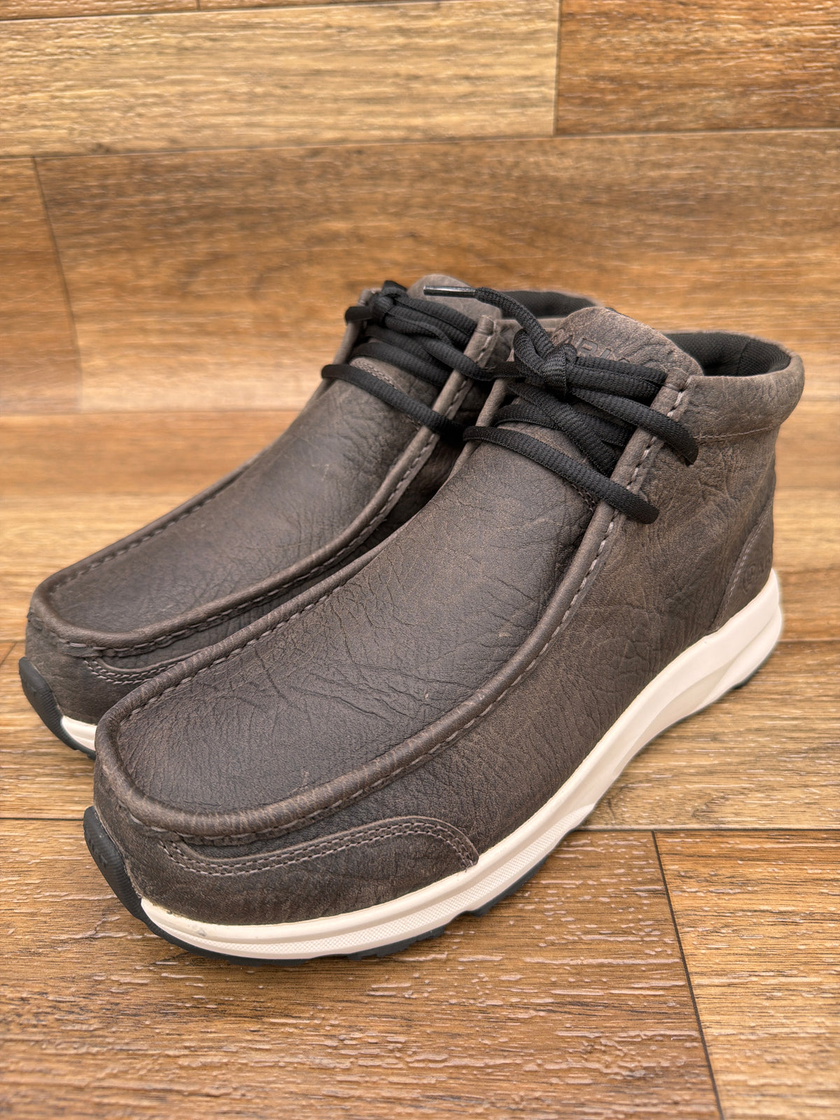 Men's Spitfire Grey Elephant Print Casual Shoe by Ariat - heel view