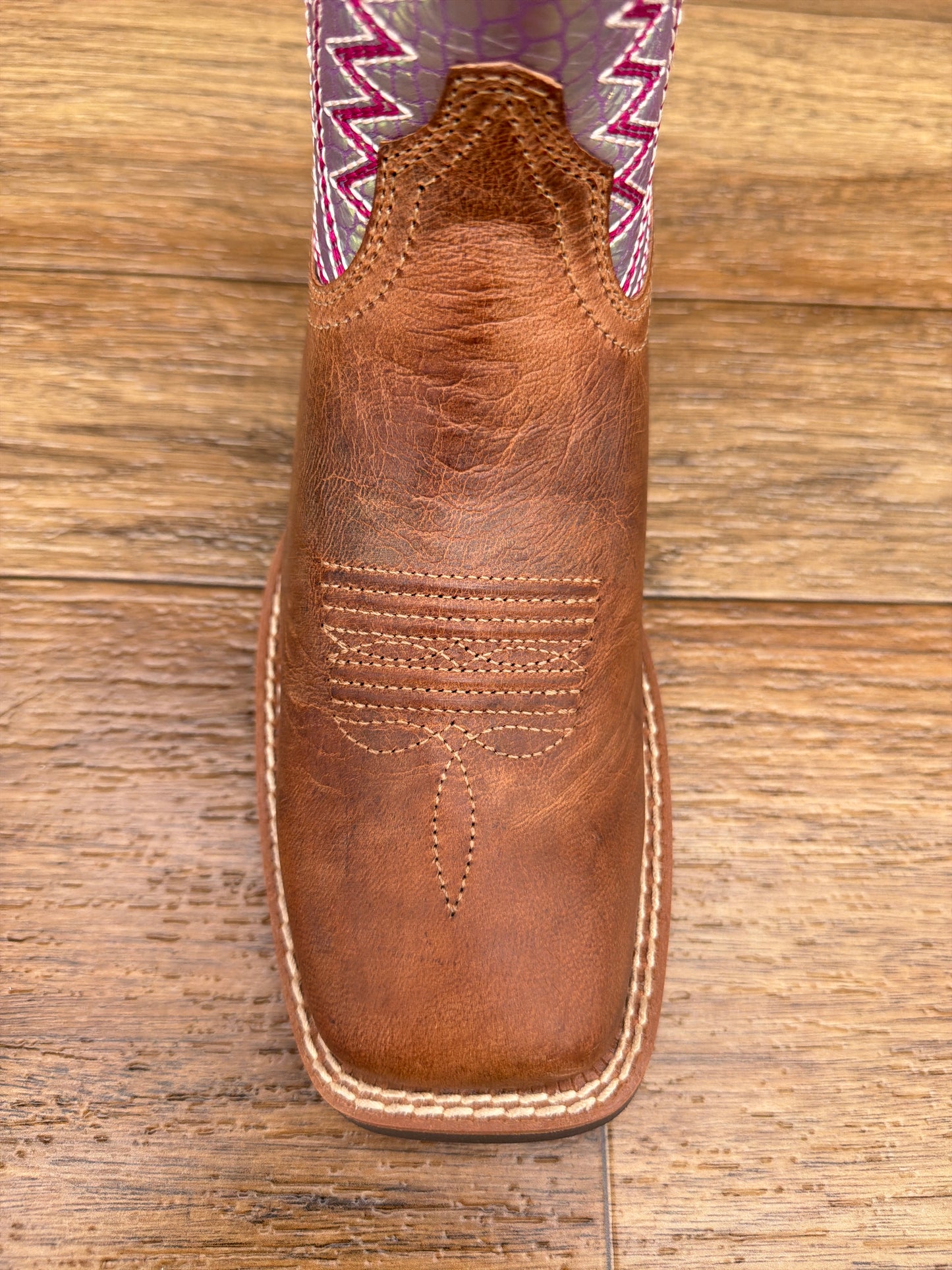 Women's Monte Vista Wide Square Toe Western Boot by Ariat - toe view