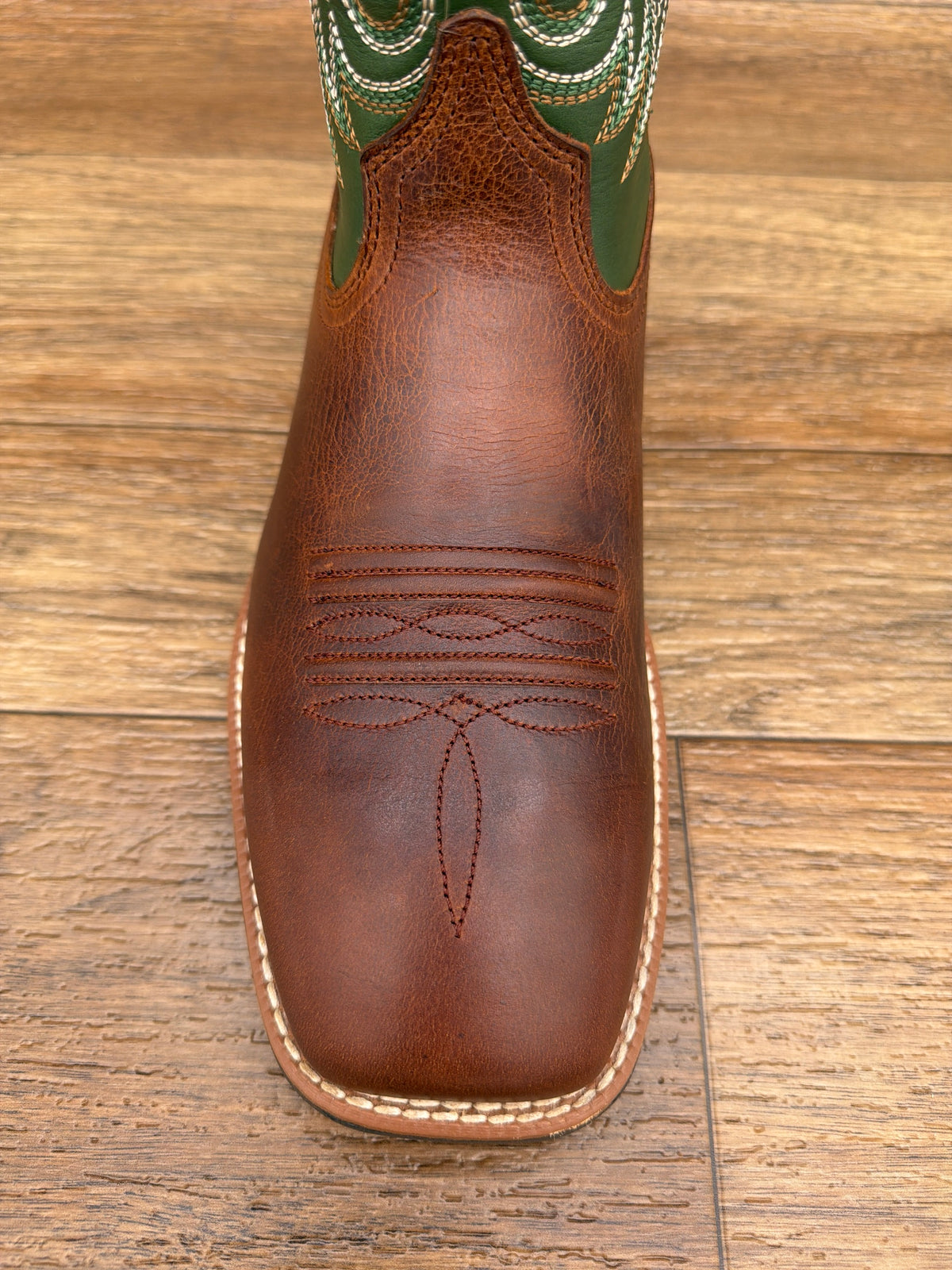 10080530 Men's Ranger Wide Square Toe Western Boot by Ariat - toe detail