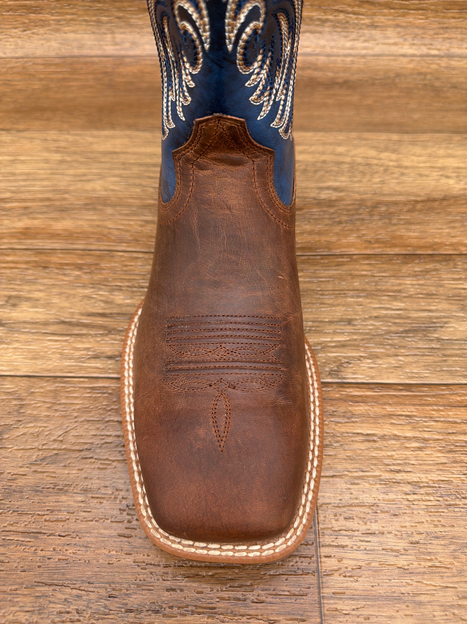 Men's Redcliff Wide Square Toe Western Boot by Ariat - toe view