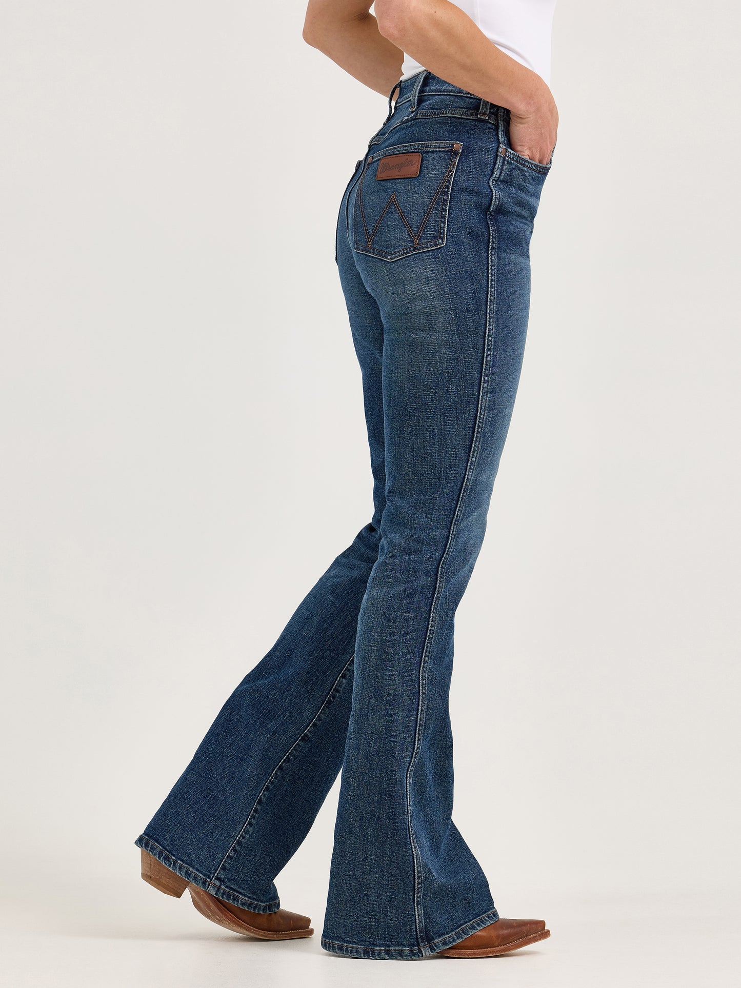 2367576 Women's Retro Bailey Flare Jean by Wrangler