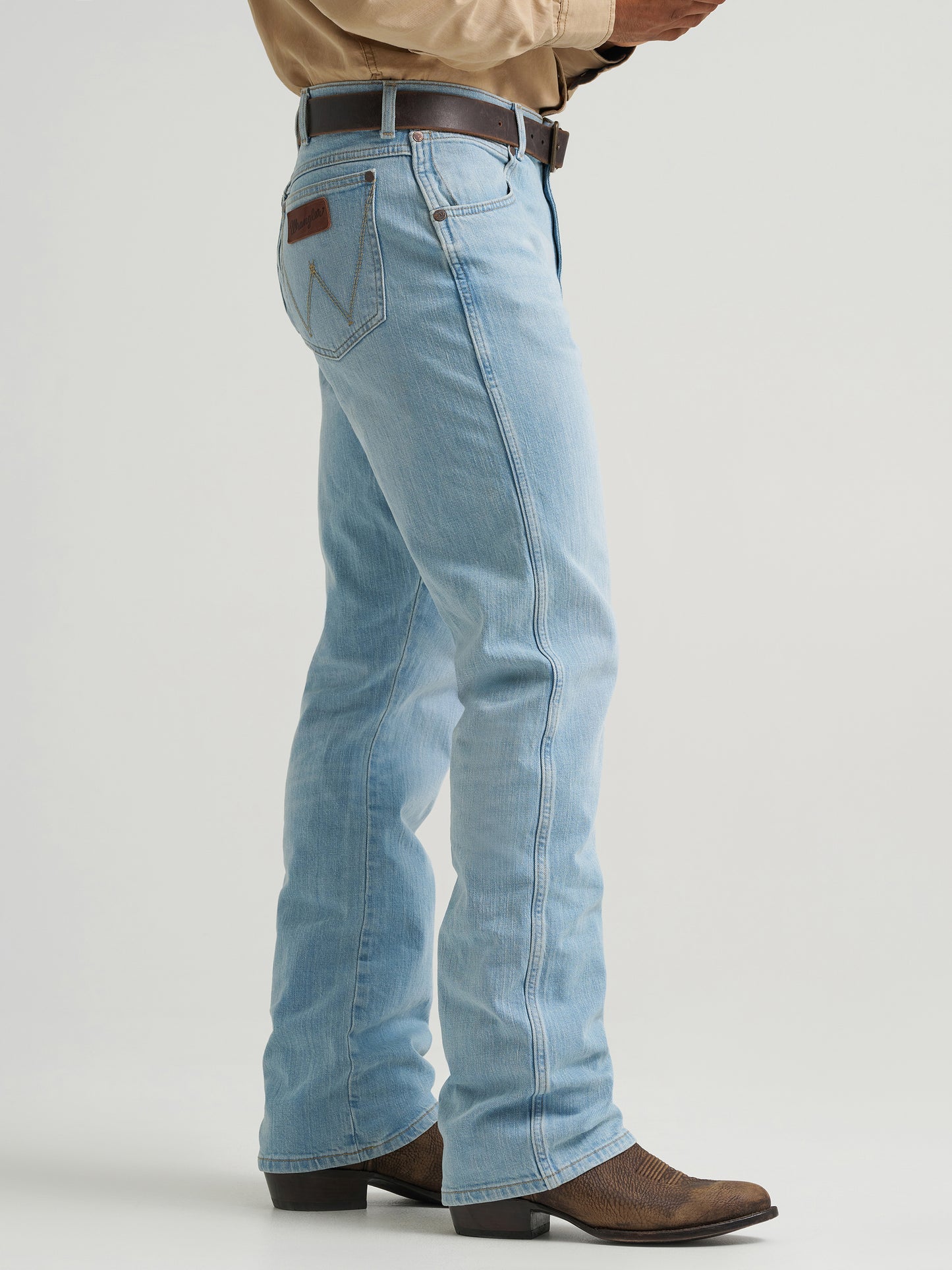112367676 Men's Retro Relaxed Fit Boot Cut Jean by Wrangler
