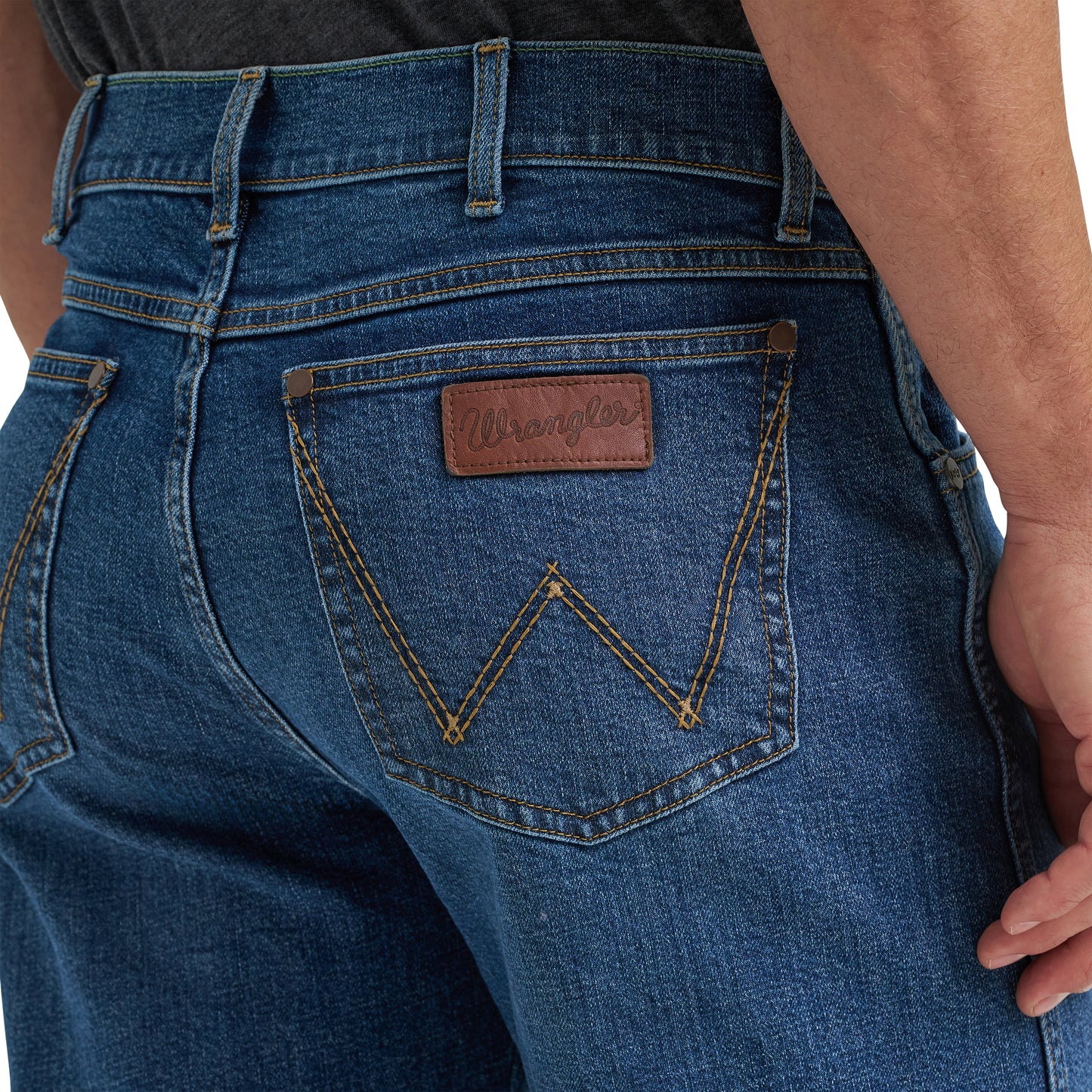 112374794 Men's Retro Slim Straight Jeans by Wrangler