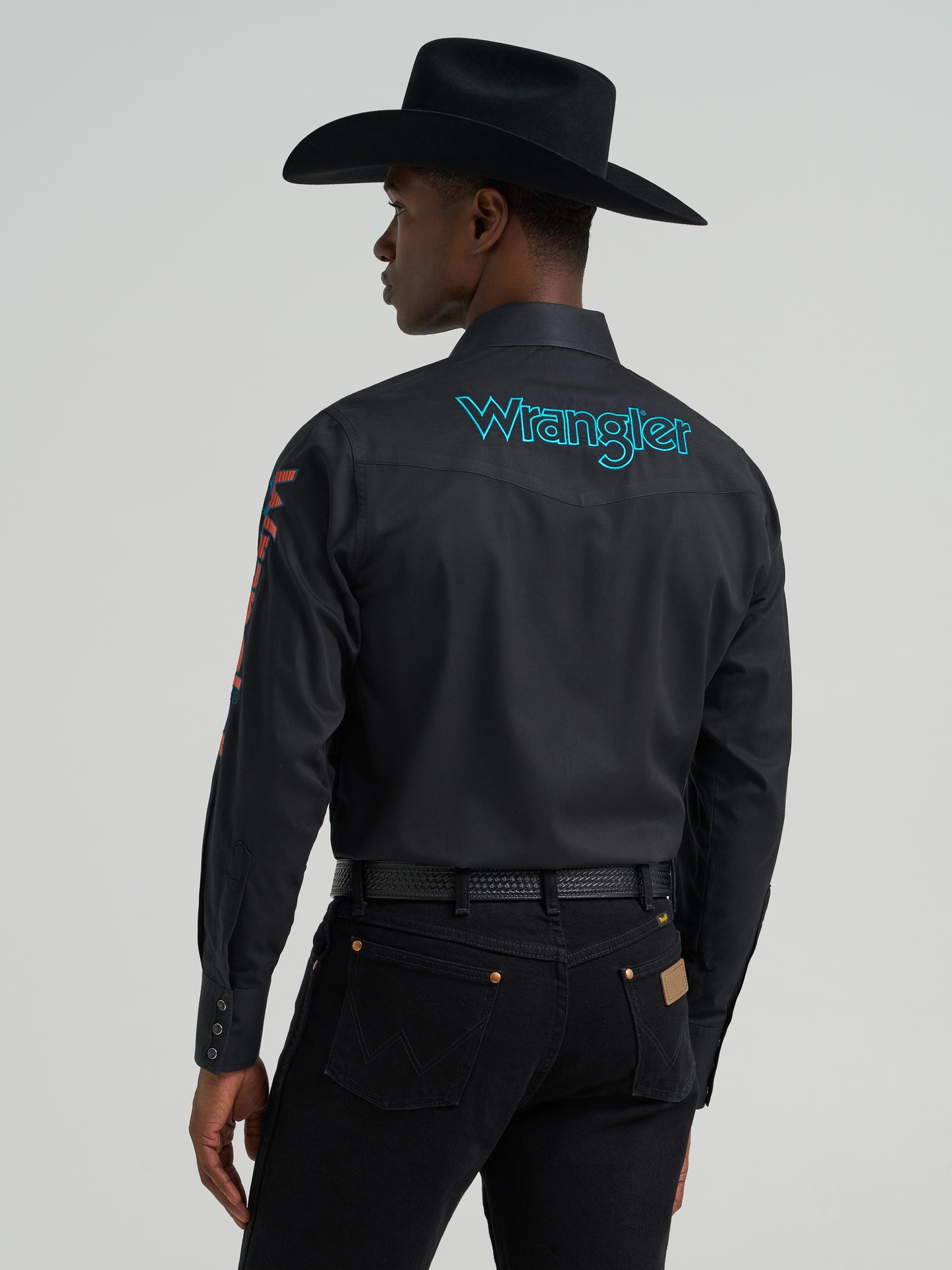 112381987 Men's Long Sleeve Snap Logo Shirt by Wrangler