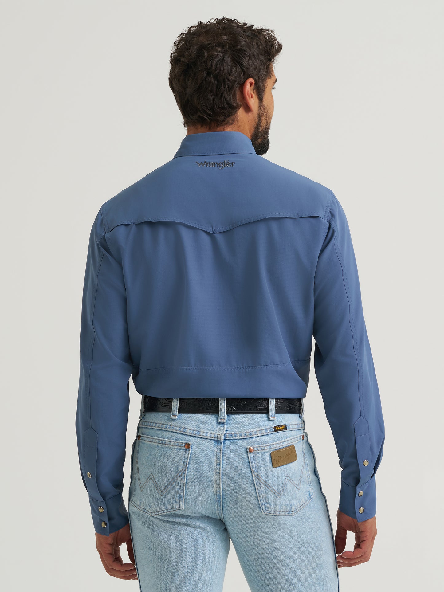 112382400 Men's Long Sleeve Performance Snap Shirt by Wrangler
