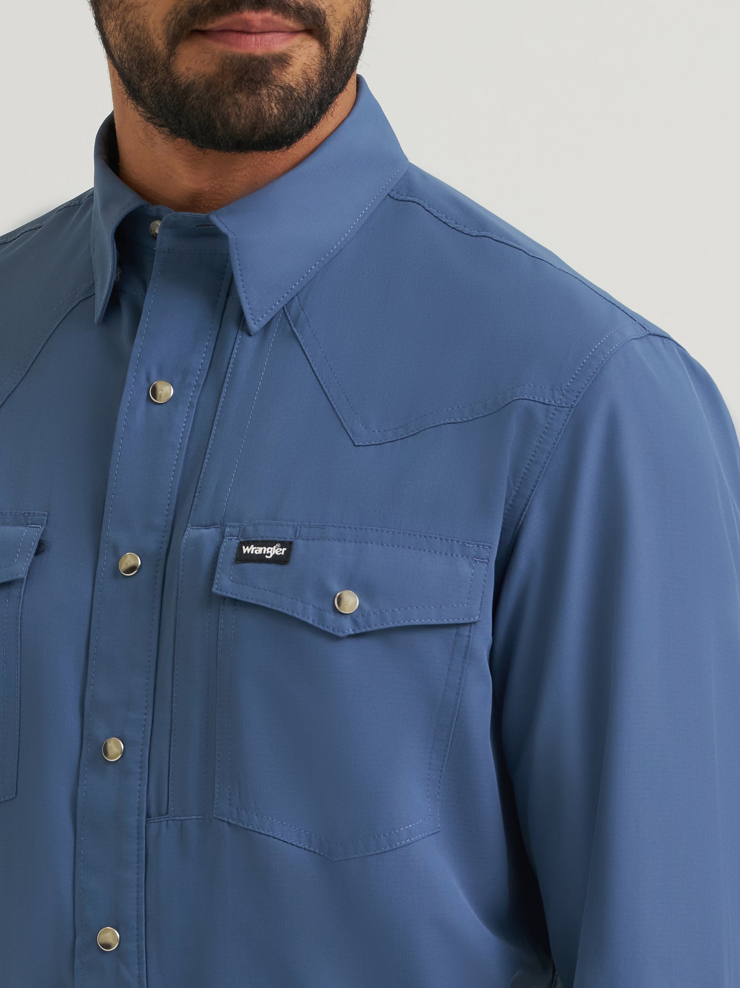 112382400 Men's Long Sleeve Performance Snap Shirt by Wrangler