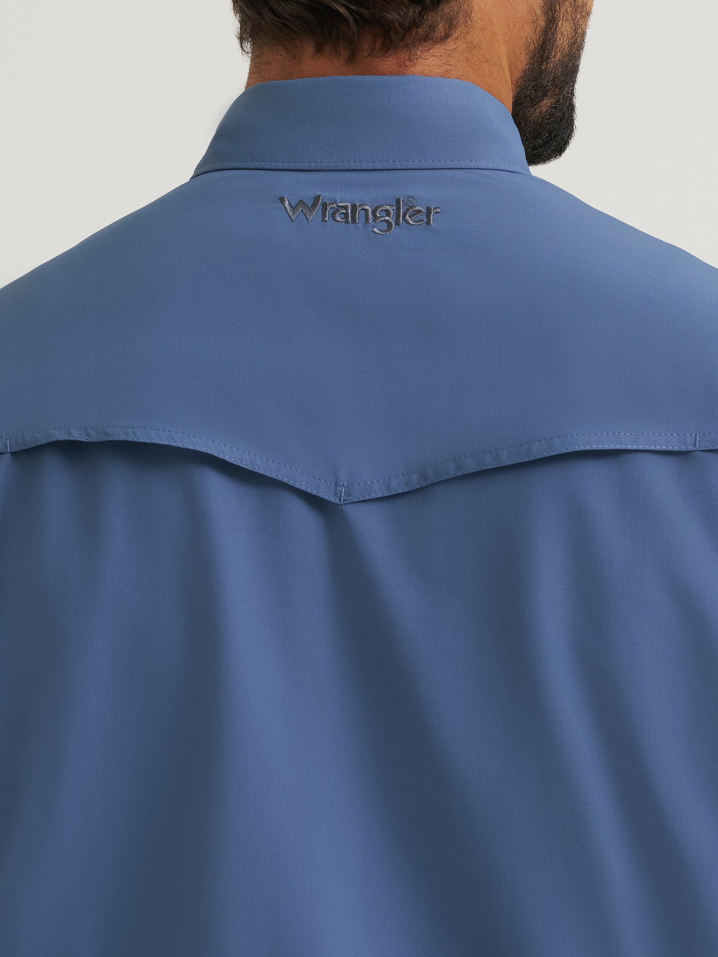 112382400 Men's Long Sleeve Performance Snap Shirt by Wrangler