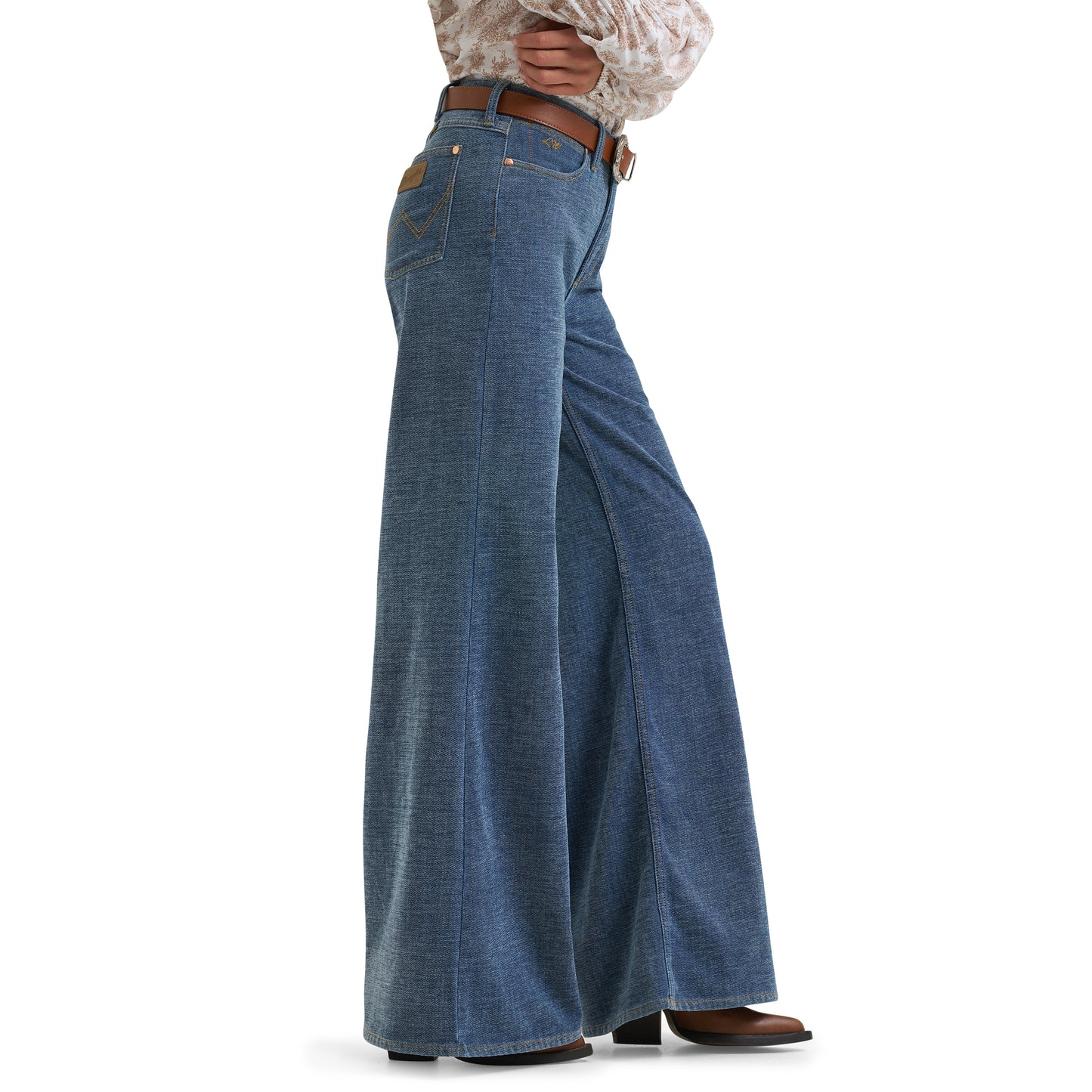 112382902 Women's Lainey Wilson Cheeky Wide Leg Jean by Wrangler