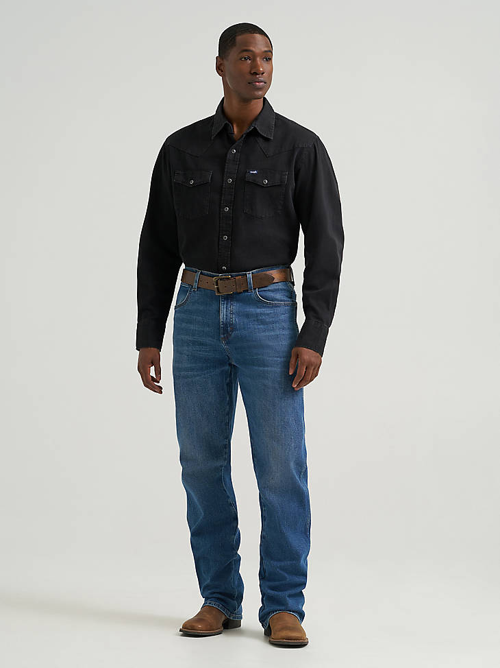 Wrangler Men's Retro Relaxed Fit Bootcut Jean - Jay - front view