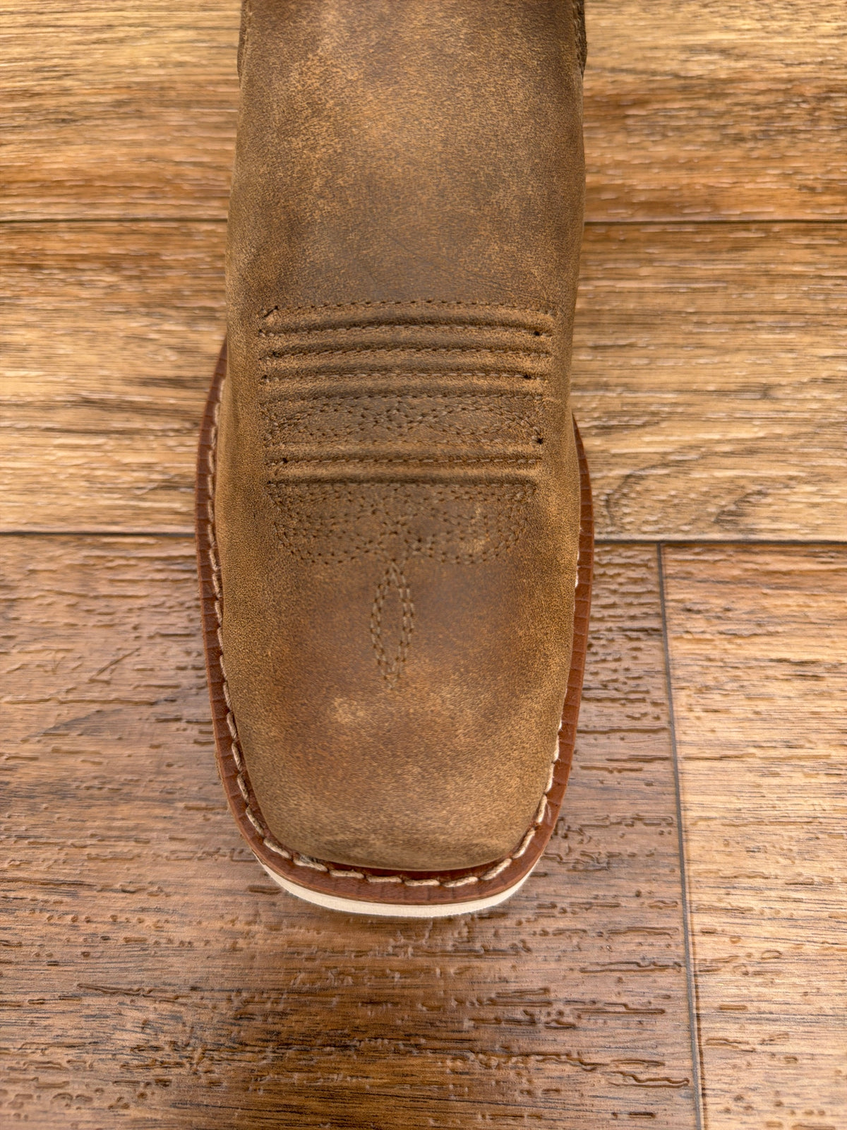 Women's Southlite Chelsea Narrow Cutter Toe Western Boot by Ariat - top view