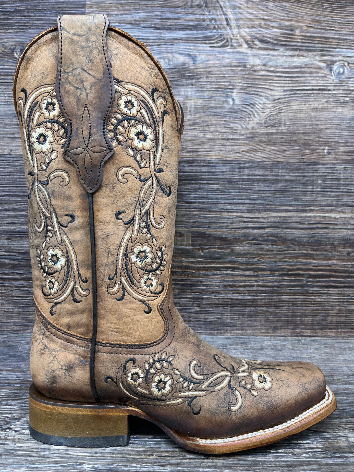 L2063 Women's Circle-G Square Toe Western Boot by Corral