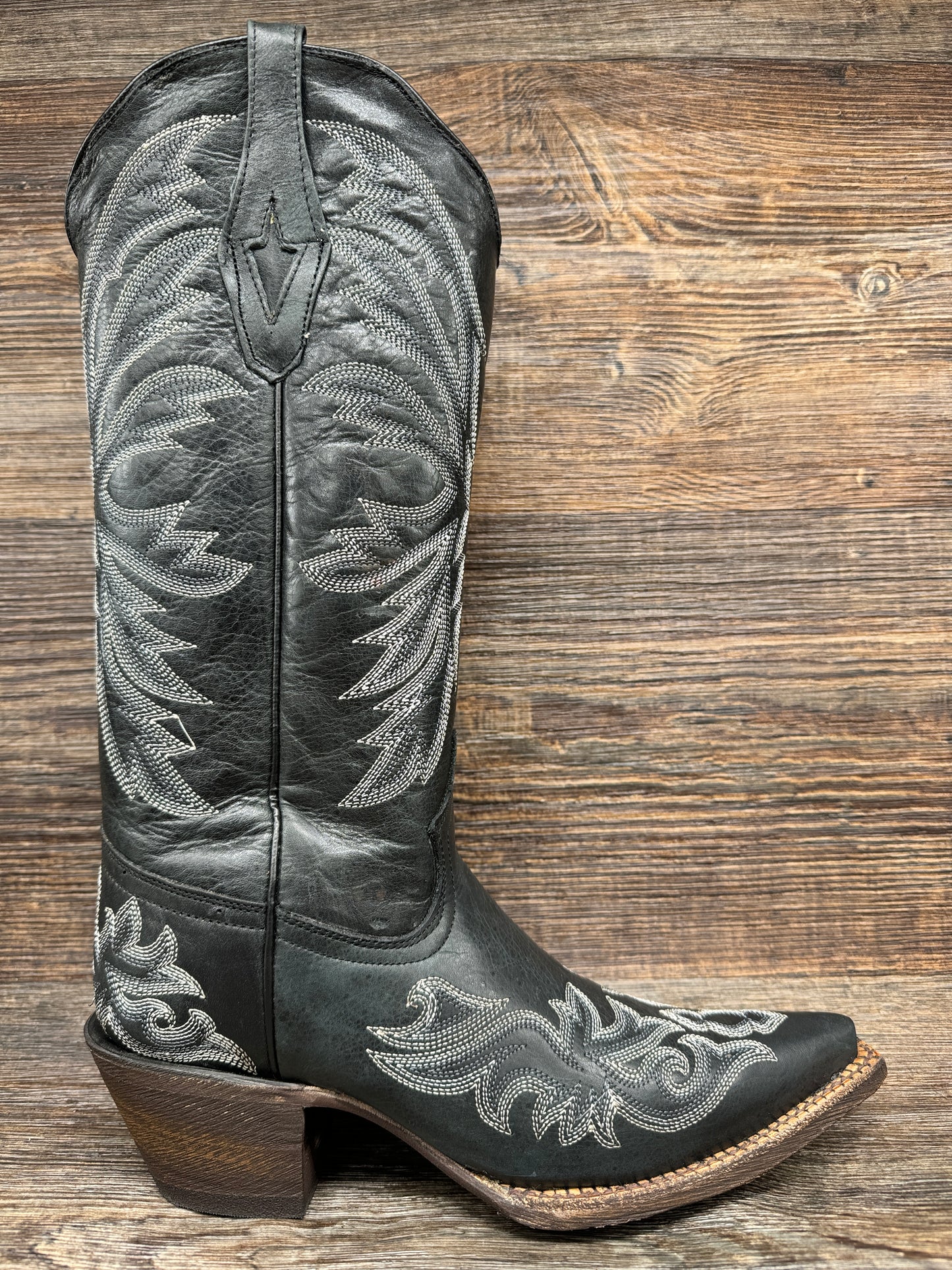 x431 Women's Snip Toe Embroidered Boots by Cowtown