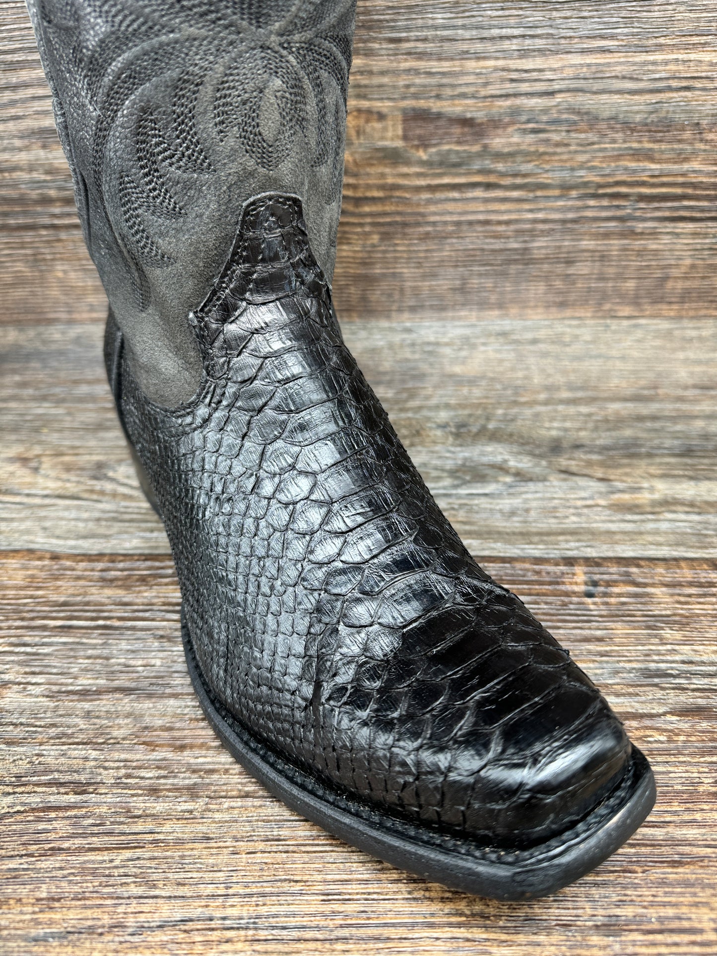 A4551 Men's Black Python Narrow Square Toe Western Boot by Corral ...