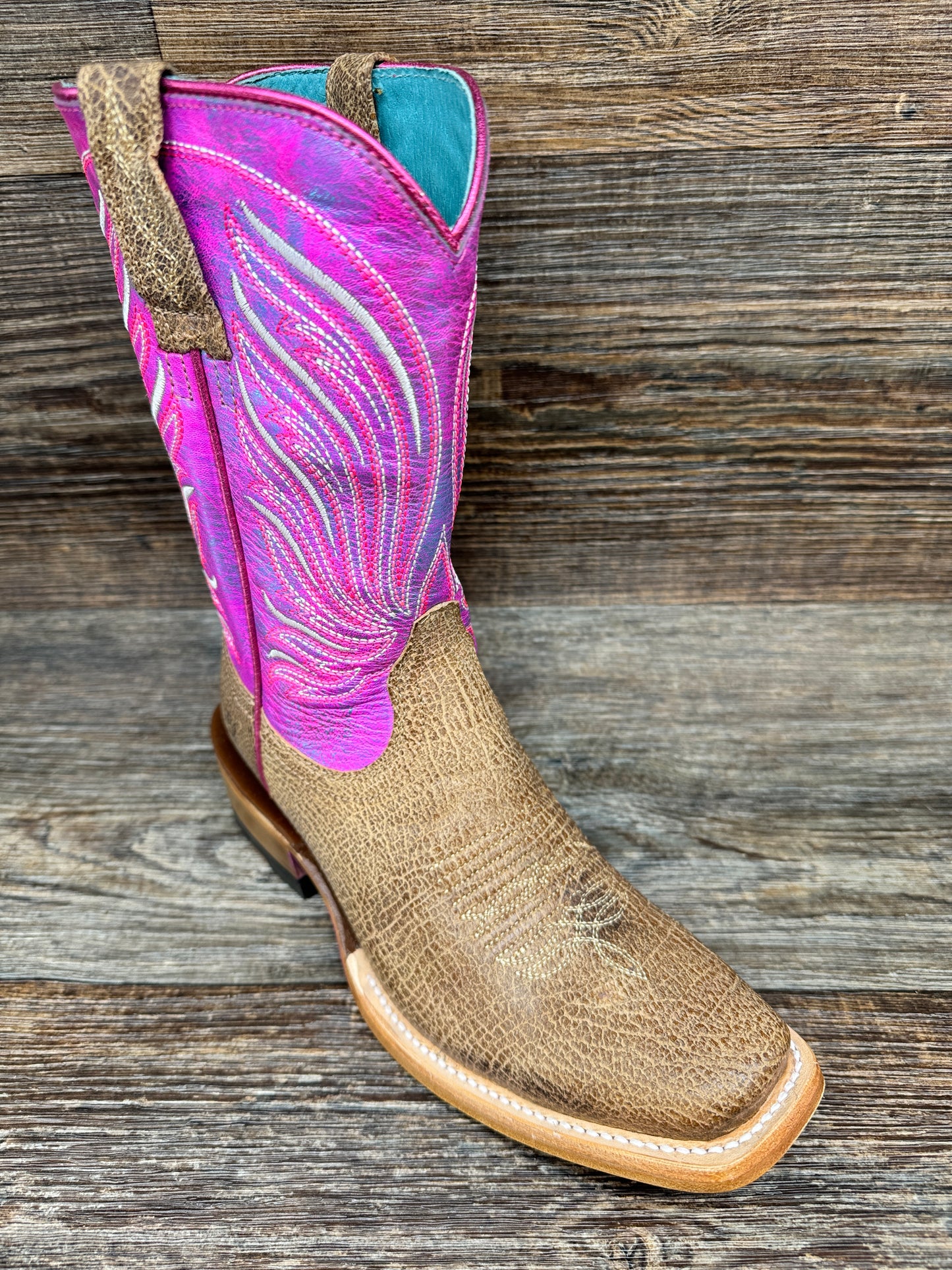 10053808 Women's Futurity Dash Square Toe Western Boot by Ariat