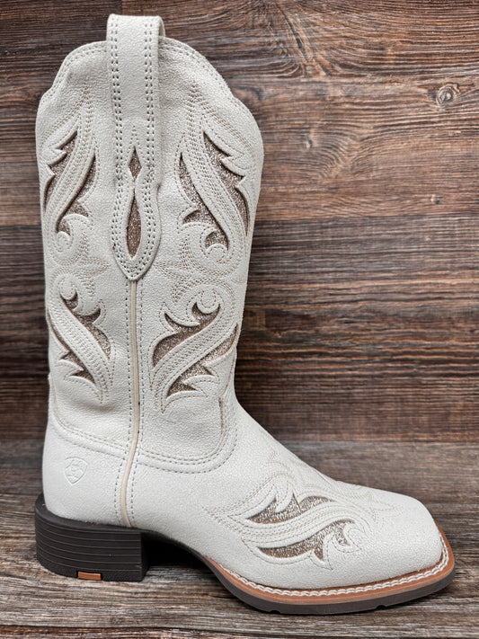 10053648 Women's Round Up Bliss in Distressed Ivory by Ariat