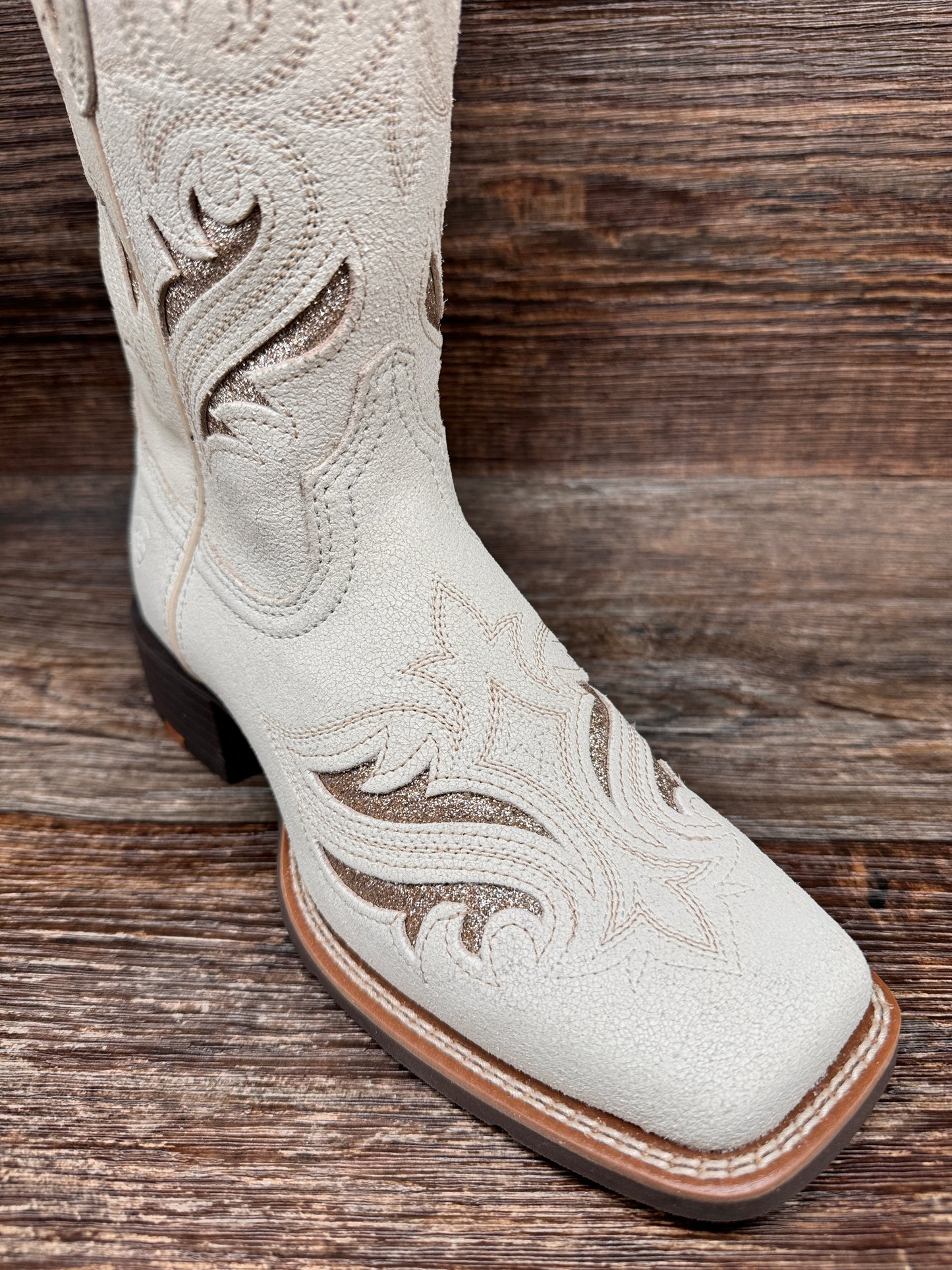 10053648 Women's Round Up Bliss in Distressed Ivory by Ariat