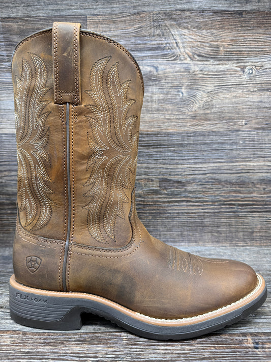 10053576 Men's Ridgeback Round Toe Boot by Ariat