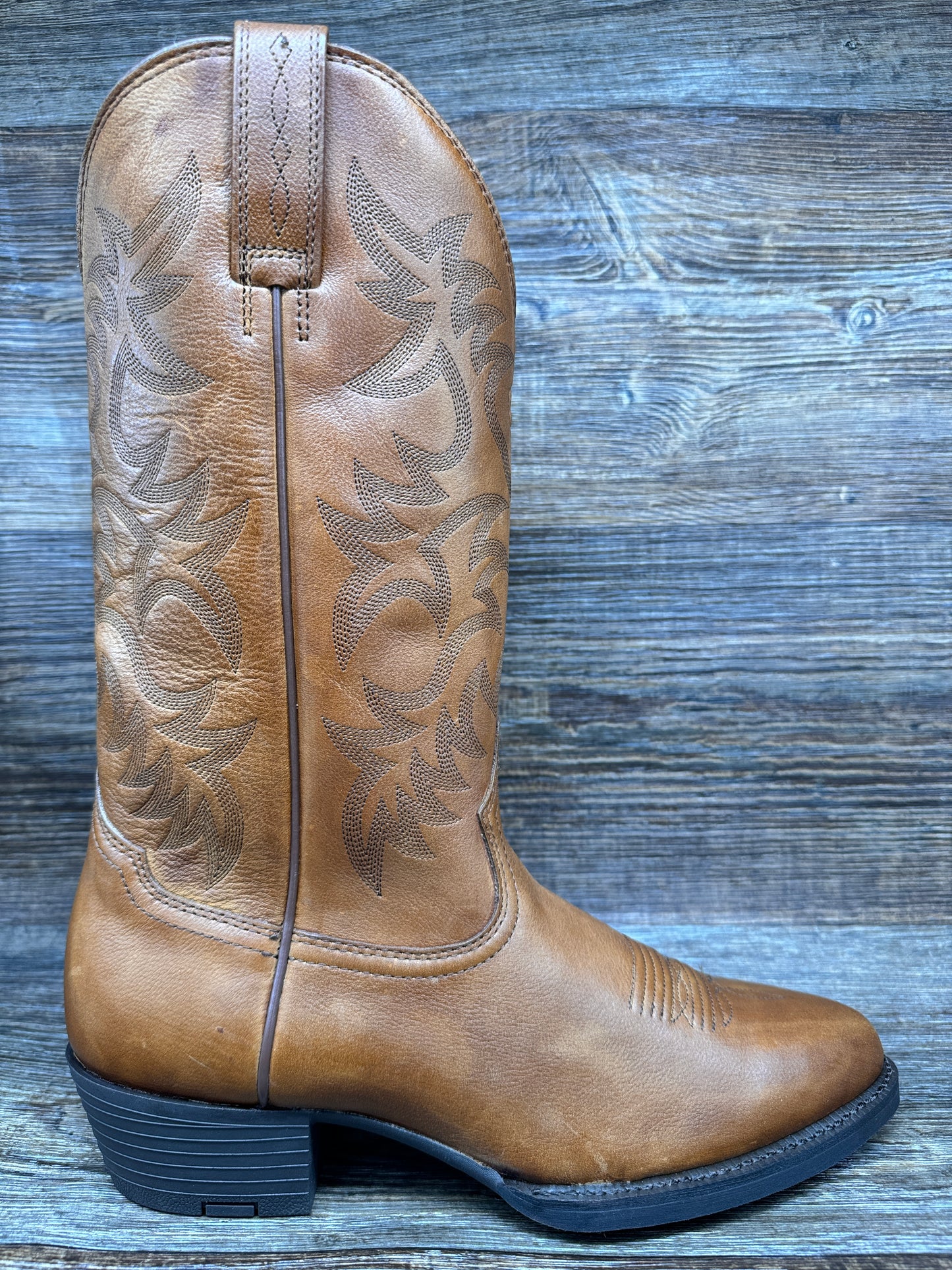 10053736 Men's Heritage R-Toe Western Boot by Ariat