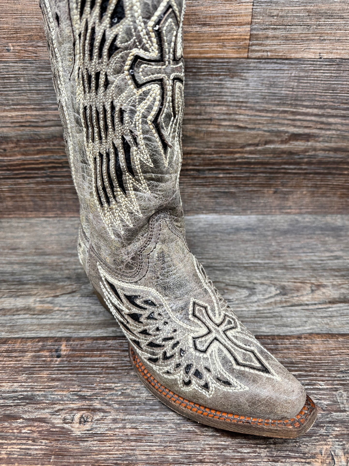 A1241 Women's Wing & Cross Snip Toe Western Boots by Corral