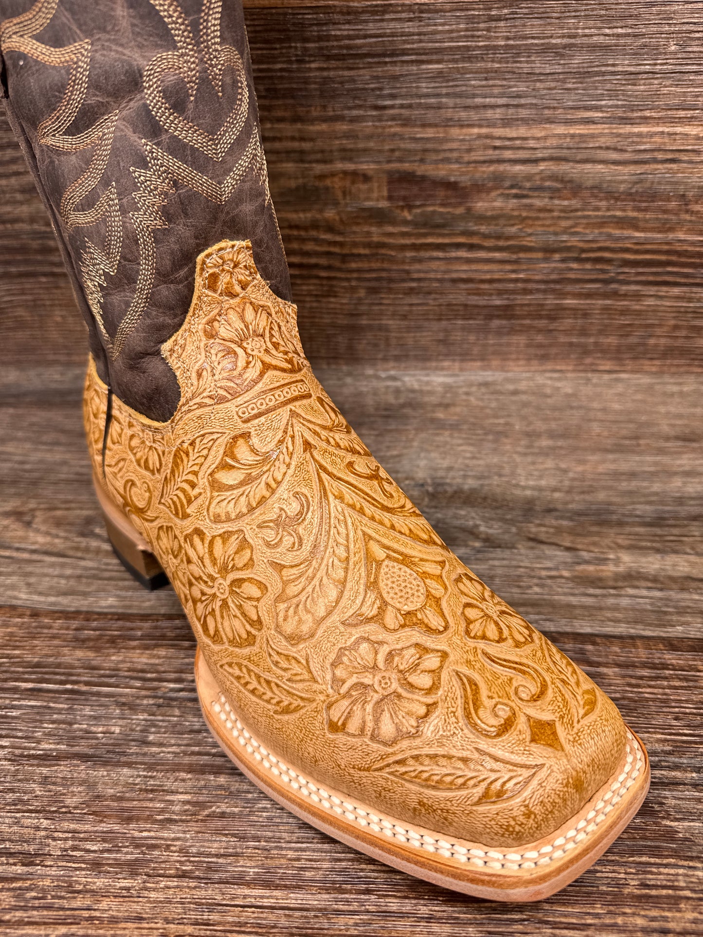 Q6152 Men's Tooled Leather Print Square Toe Western Boots by Cowtown