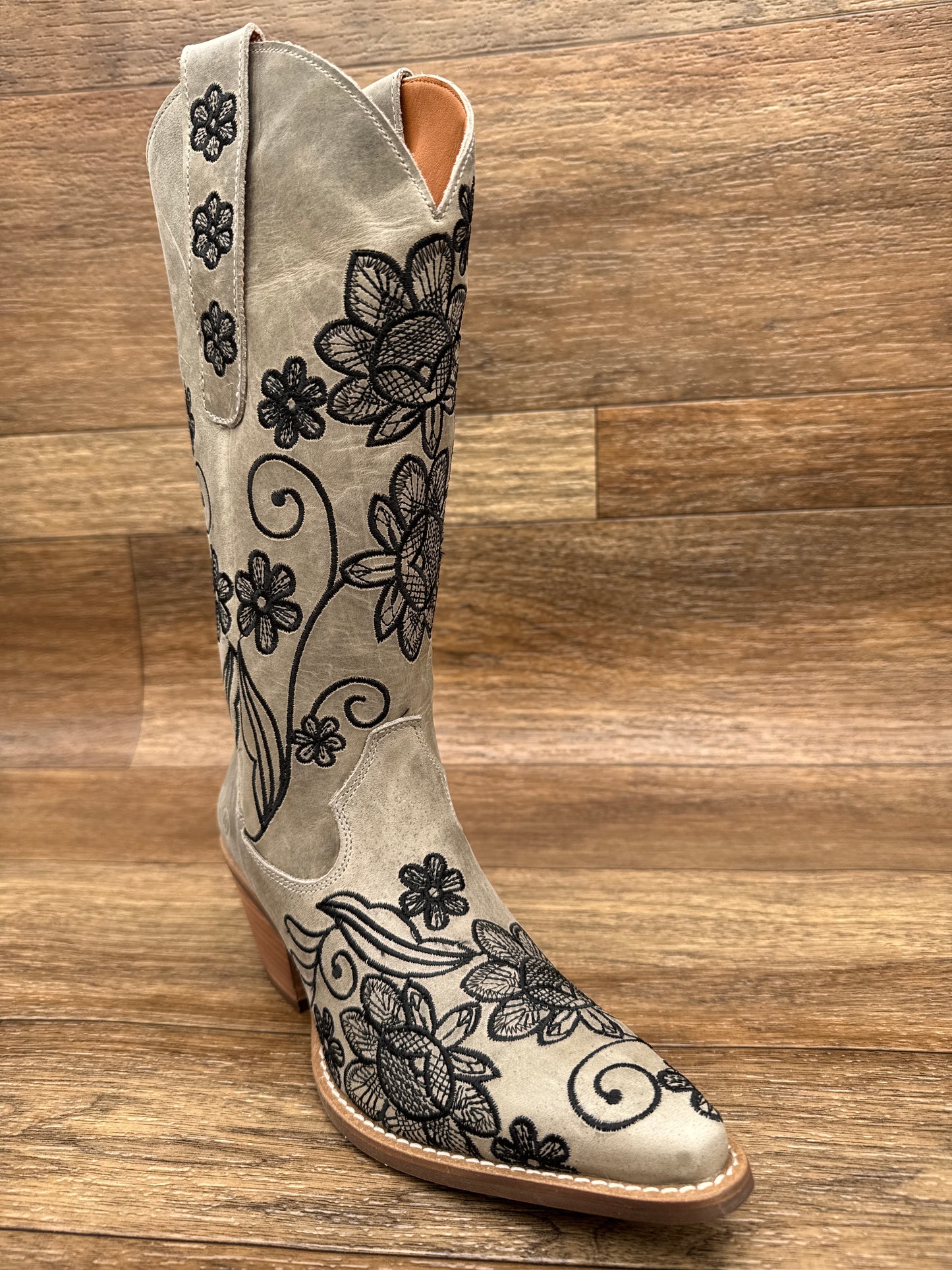 DI2349 Women's Western Swing Leather Boot by Dingo