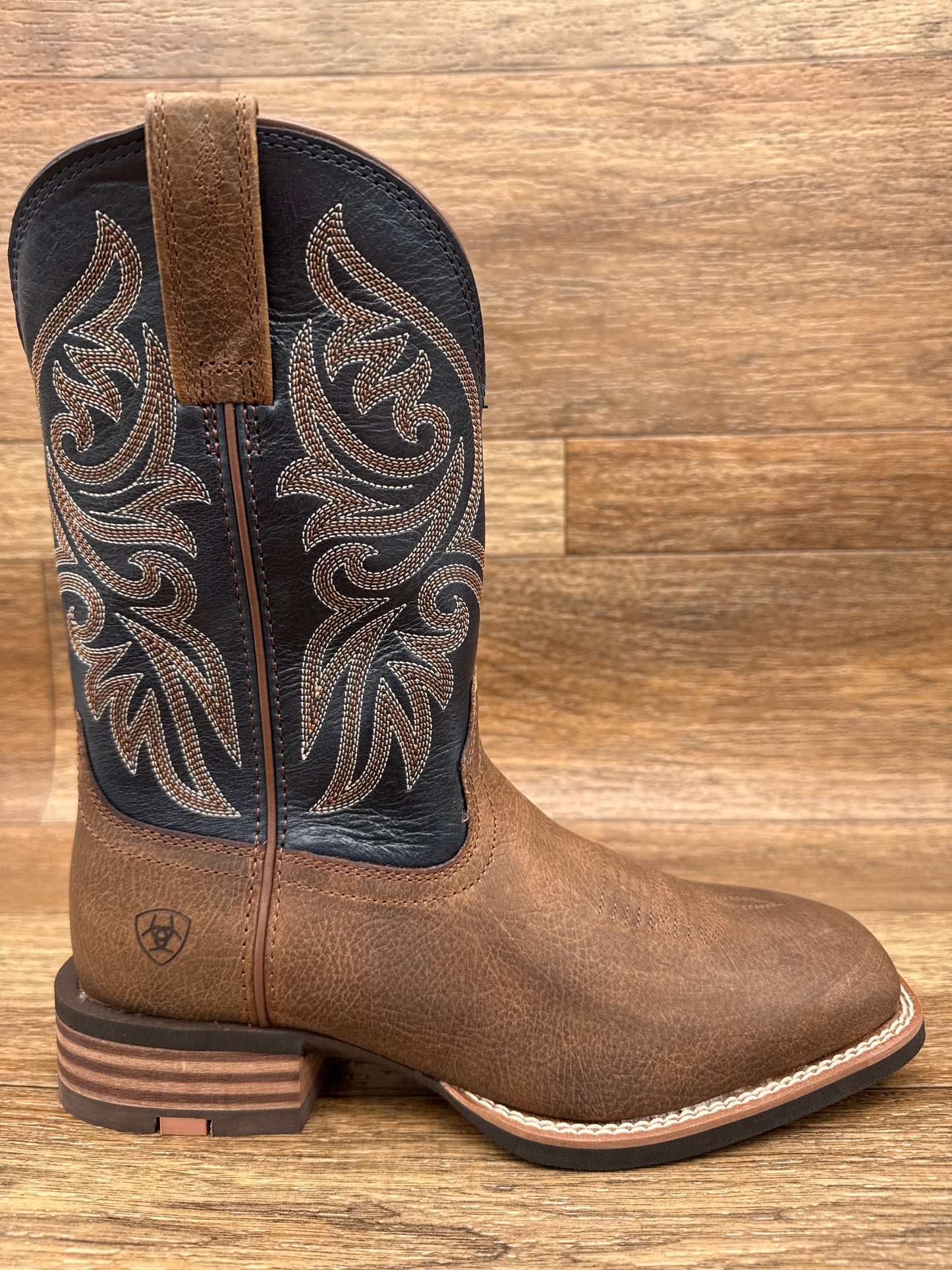 10044566 Men's Slingshot Square Toe Western Boot by Ariat