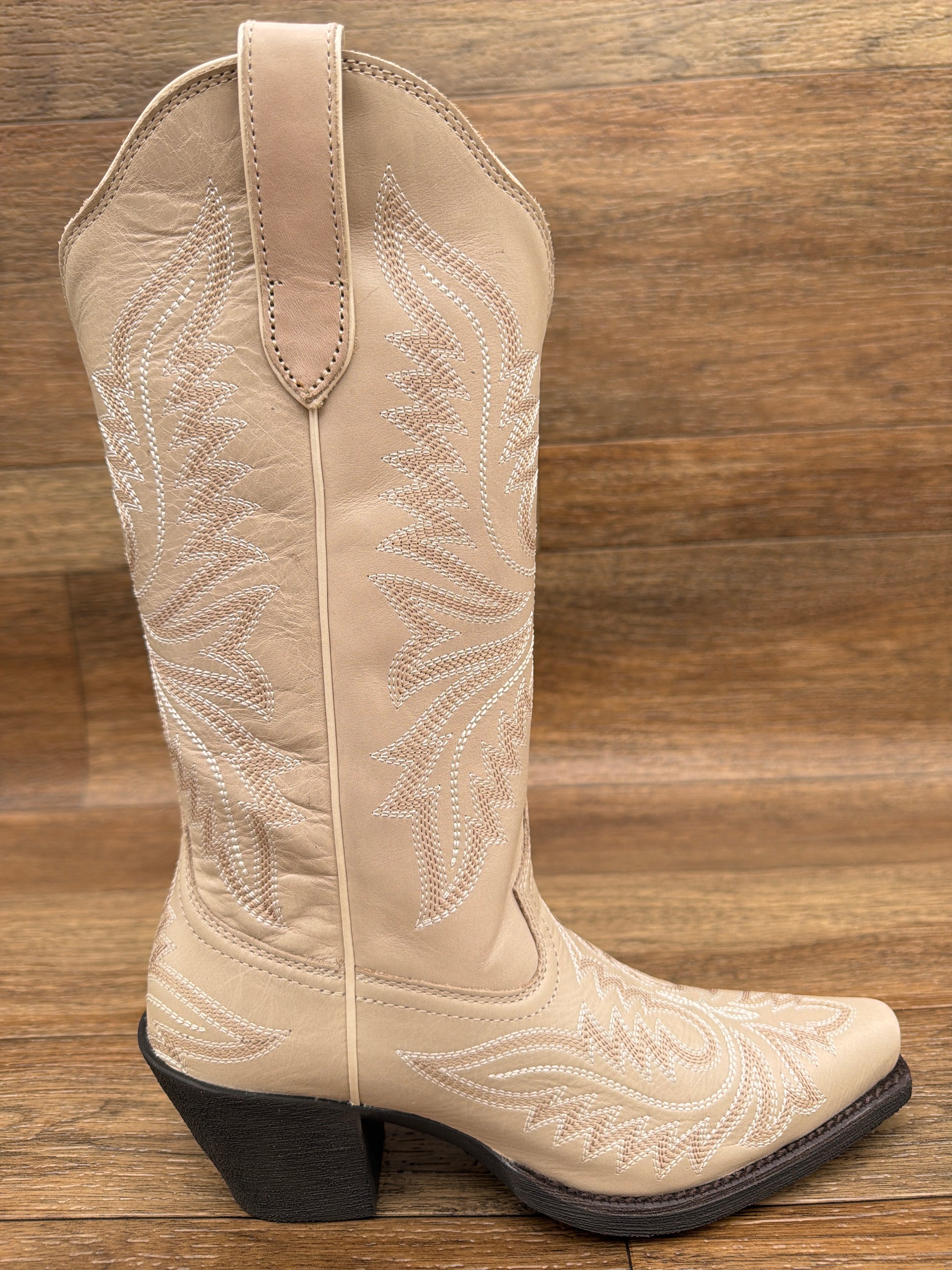 Women's Round Up Collins Snip Toe Western Boot by Ariat - side view