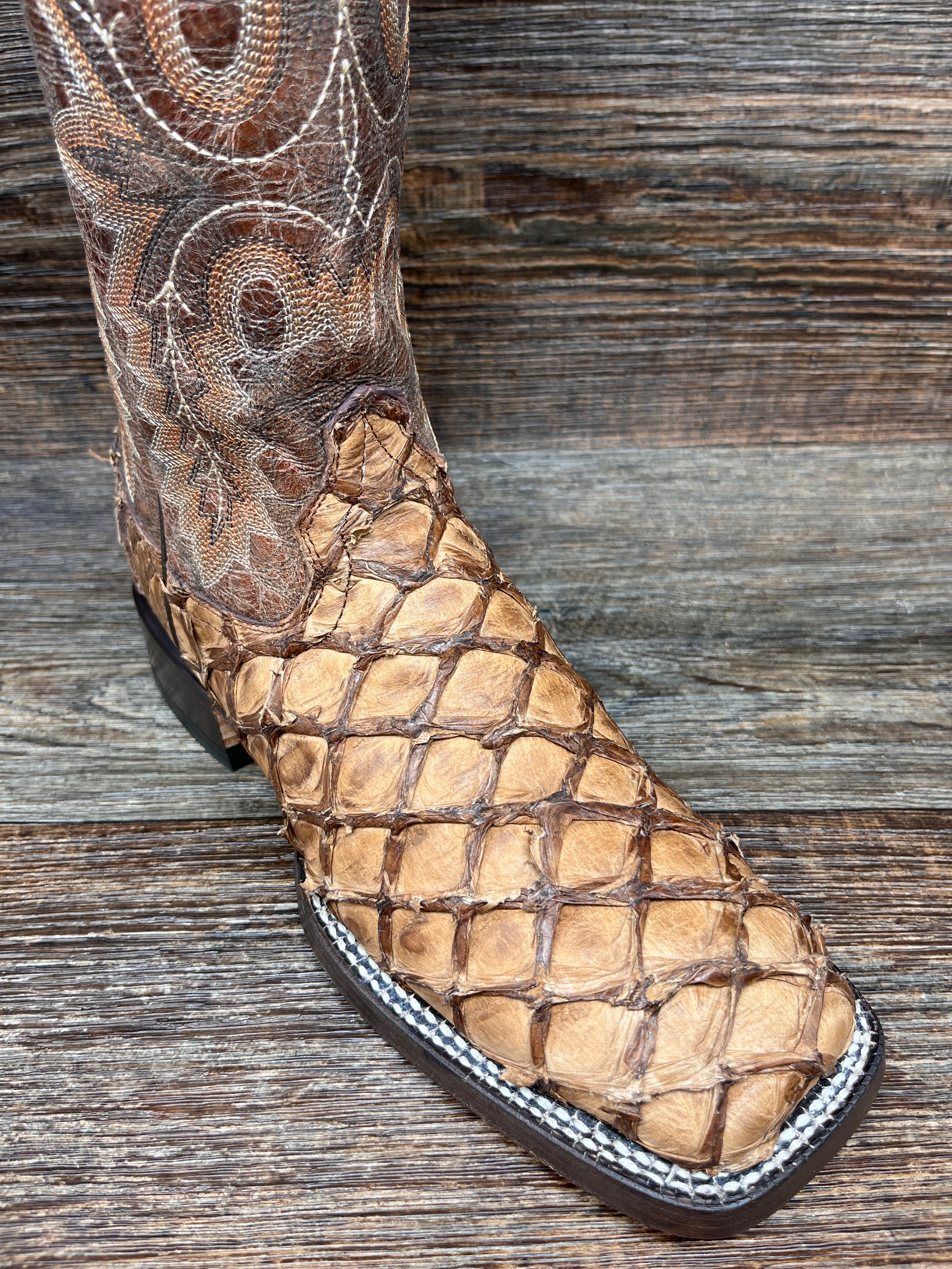 Ariat store fish boots