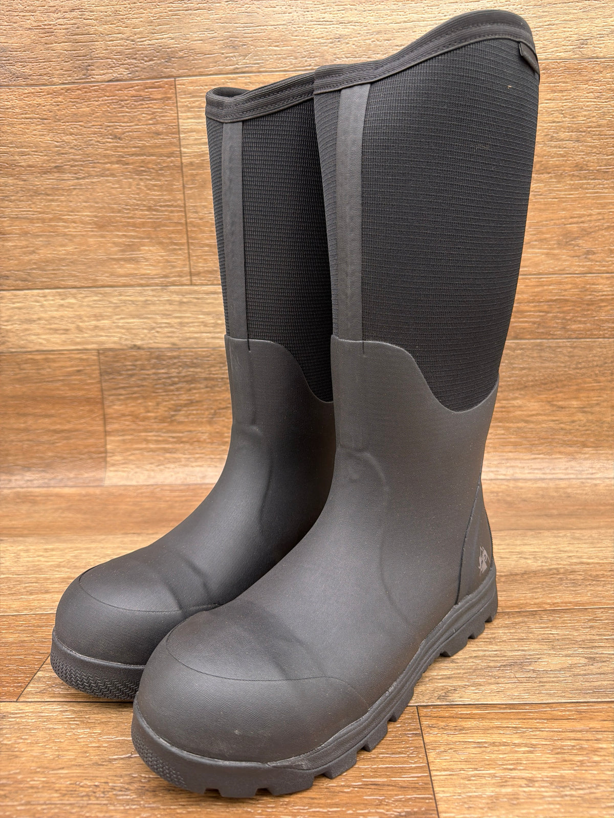 Rocky RKK0531 Backlands 16 inch rubber composite toe work boot, pair front view