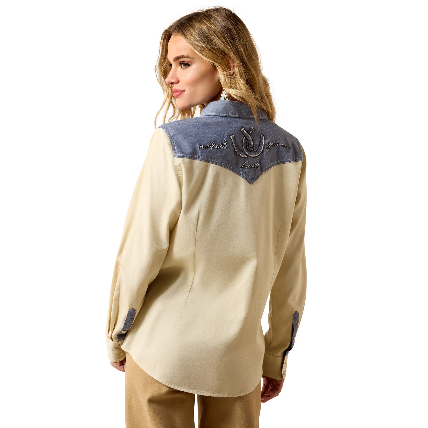 10071104 Women's Horseshoe Western Snap Shirt by Ariat