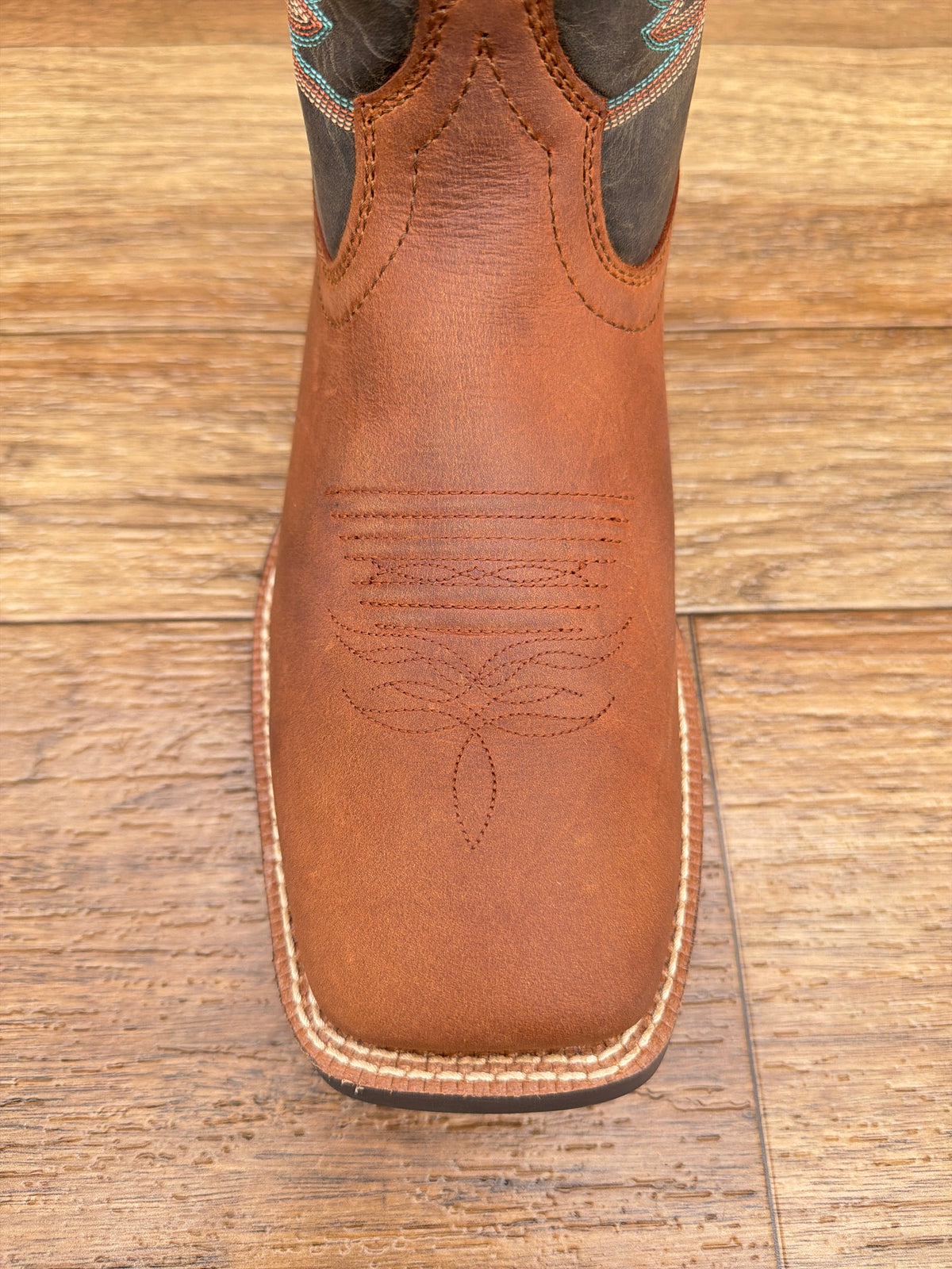 Men's Gage 11 Inch Square Toe Western Boot by Justin - square toe detail