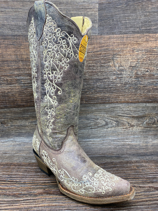 a1094 Women's Embroidered Snip Toe Western Boot by Corral